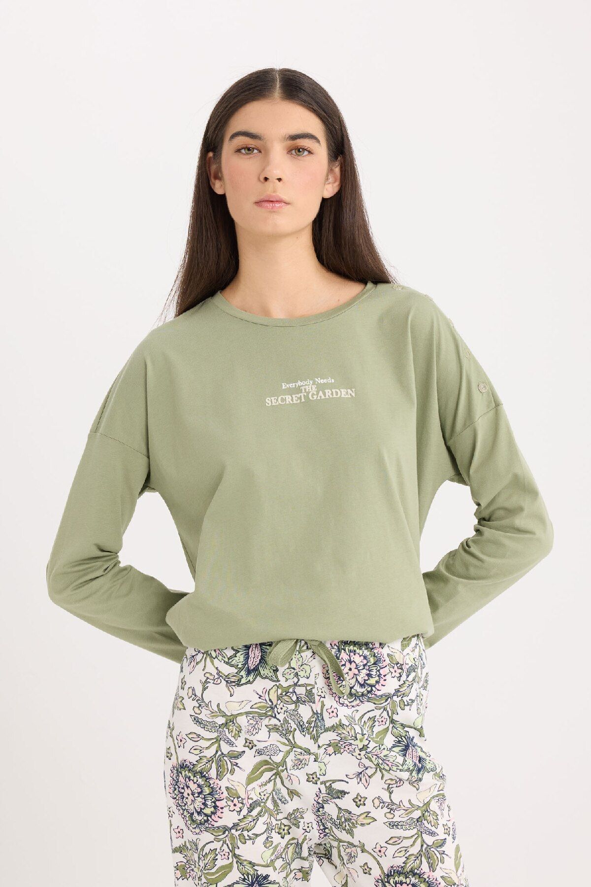 DeFacto-Pajama Set to Fall in Love - Regular Fit, Long Sleeve, Printed Top, Patterned Long Bottom E2893Ax24Au 4