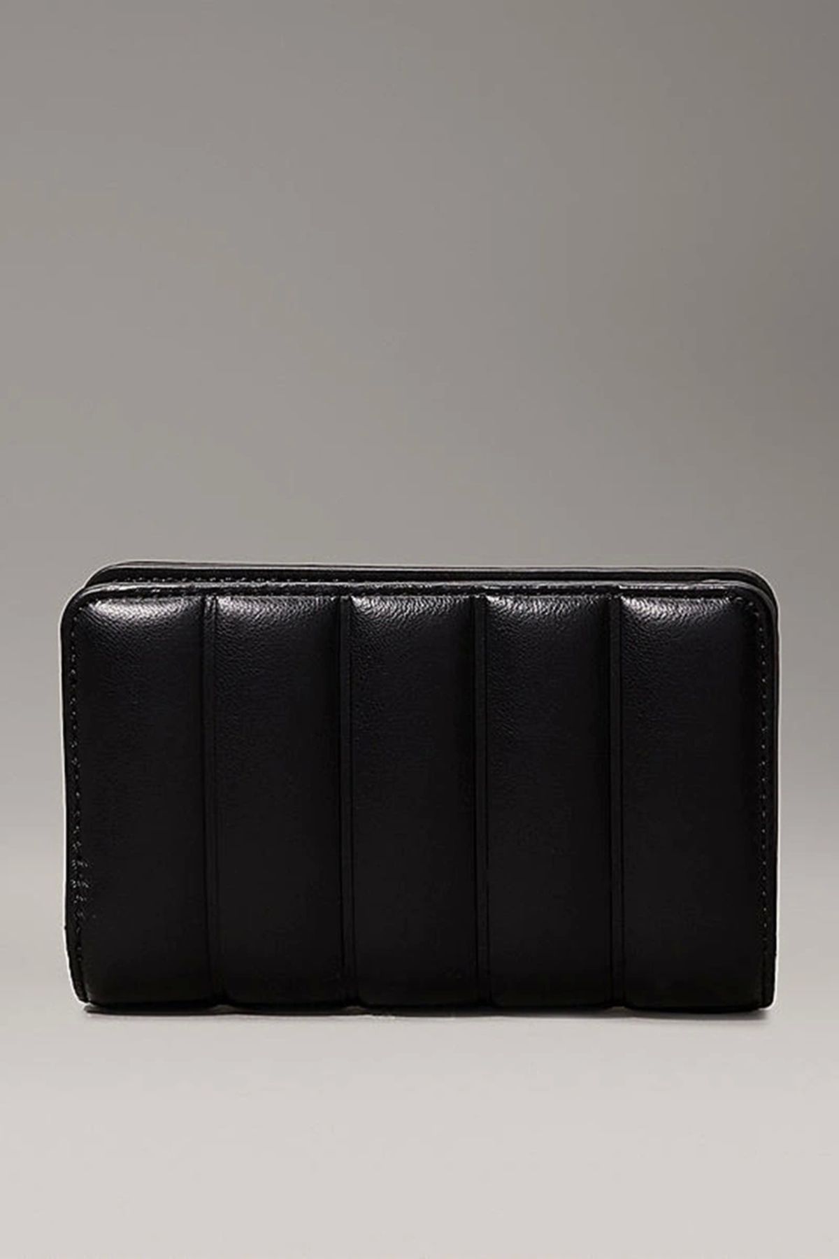 Calvin Klein-Line Quilt Medium Bifold 2