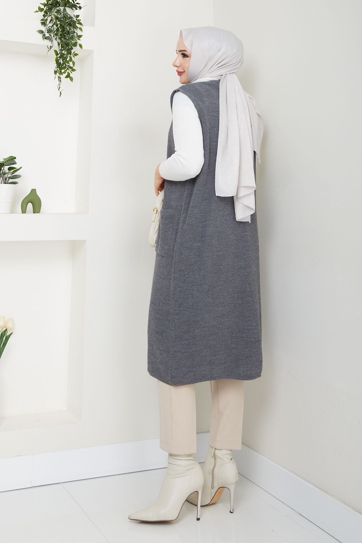 Pamuk Butik-Women's Pocketed Button Closure Knitwear Vest 6