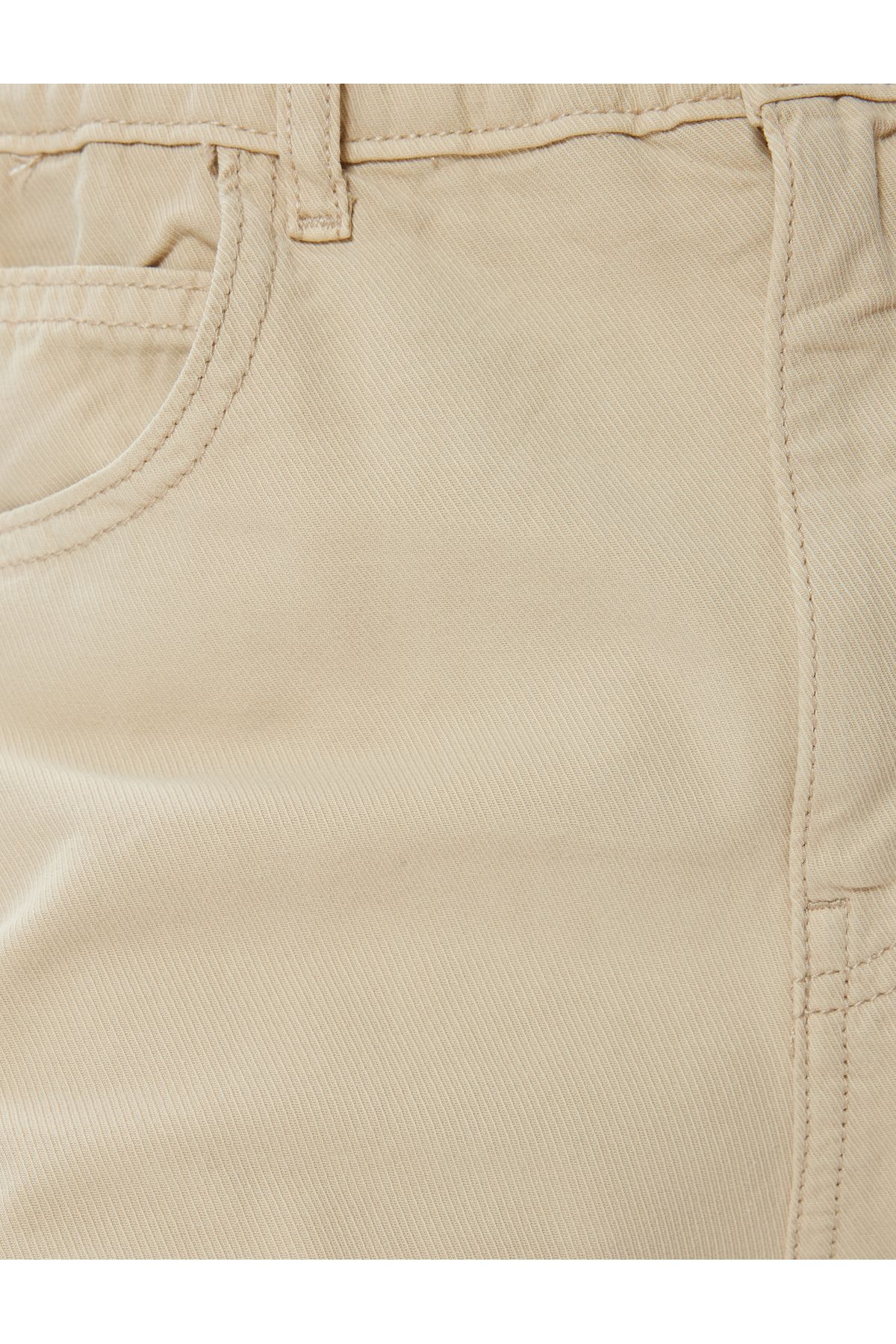 Koton-Pantaloni scurți cu talie înaltă, nasturi, talie elastică, buzunare, picior în picioare, potrivire confortabilă 6