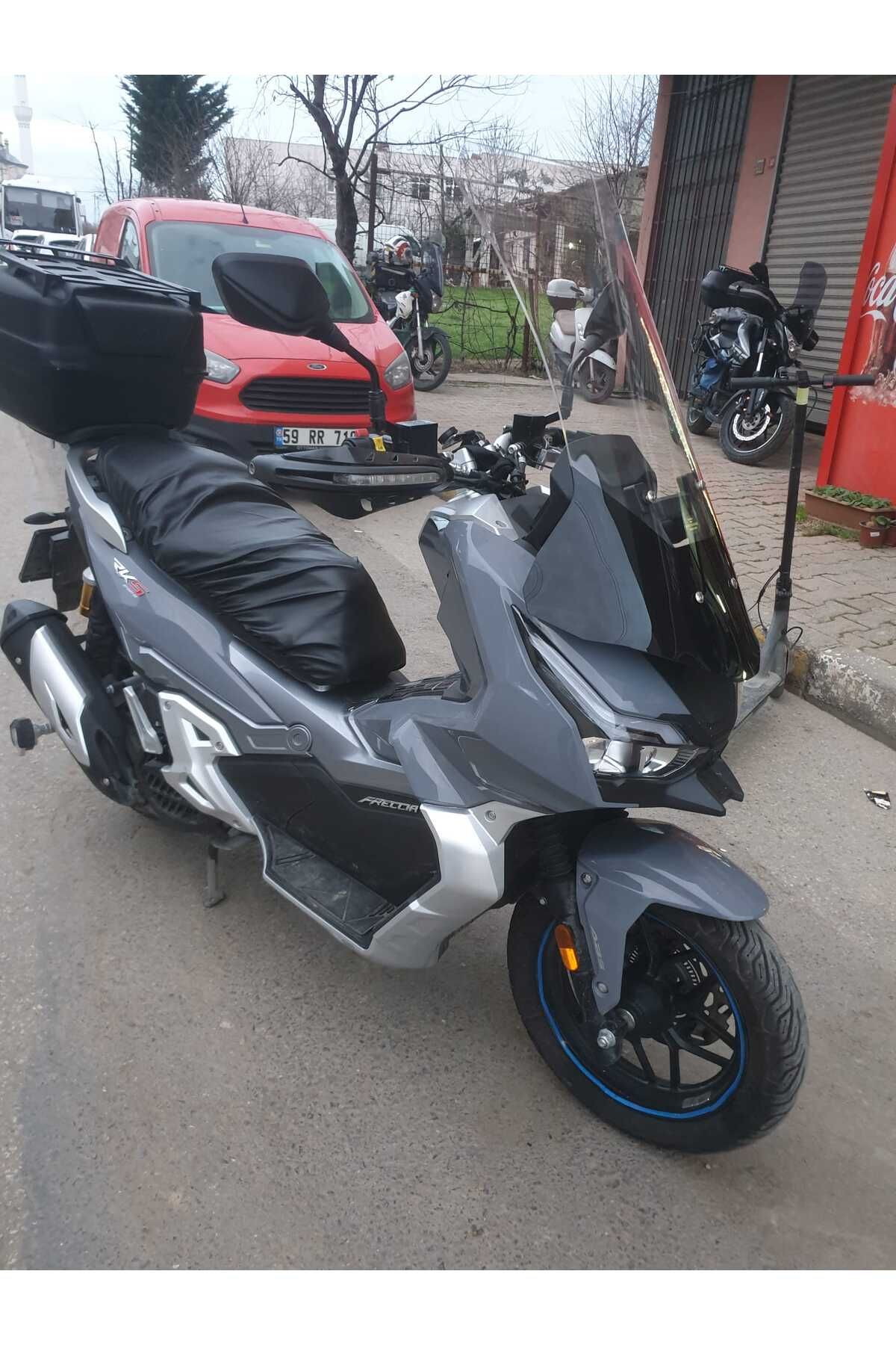 RKS Freccia 150 Siperlik Ön Cam Alt Siyah 2022-2025 Model 75cm Şeffaf Renkli 4mm UZUN CAM