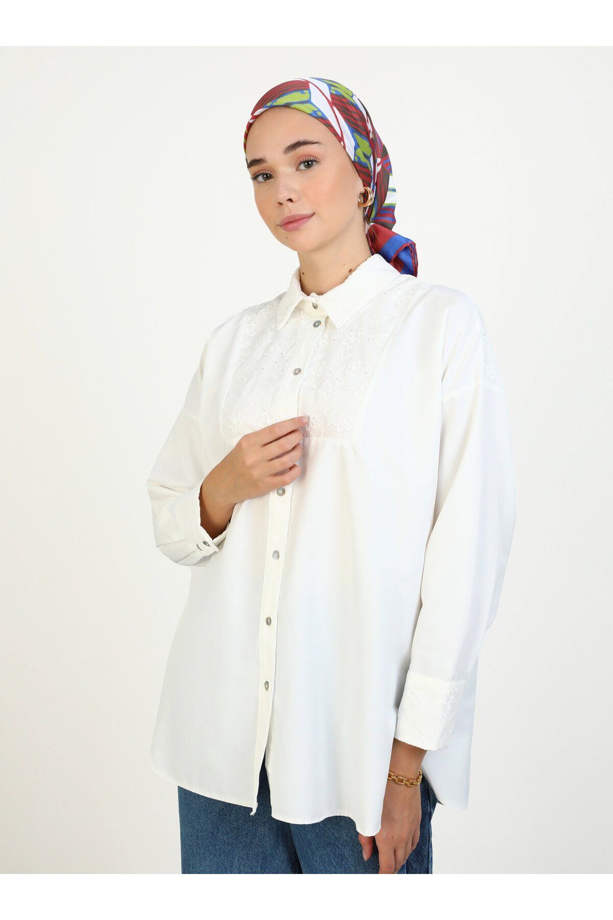 Refka-Poplin Tunic - Scallop Fabric, Pearl Button, Ecru- Refka 3