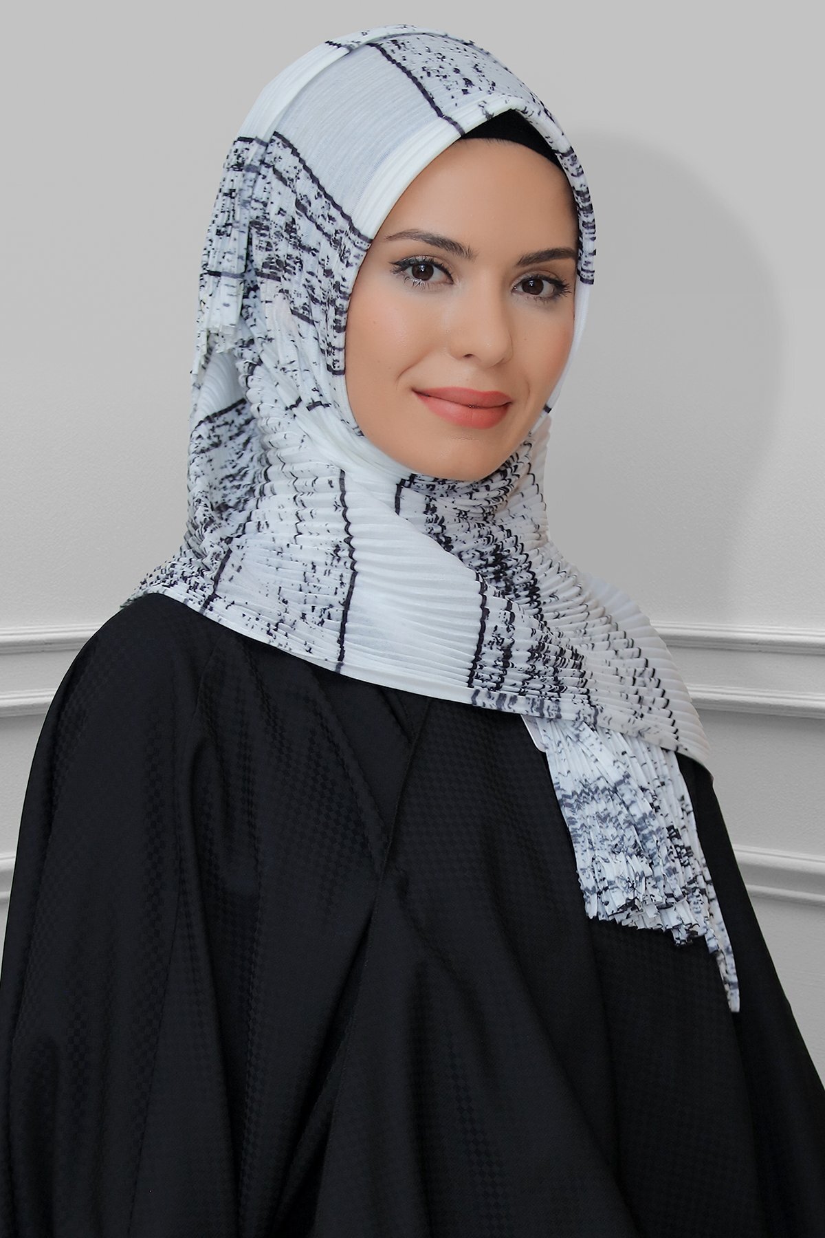 Cream Practical Ready-to-Place Hijab Scarf Cut Fiber Pleated Striped Pattern 1818d2_40