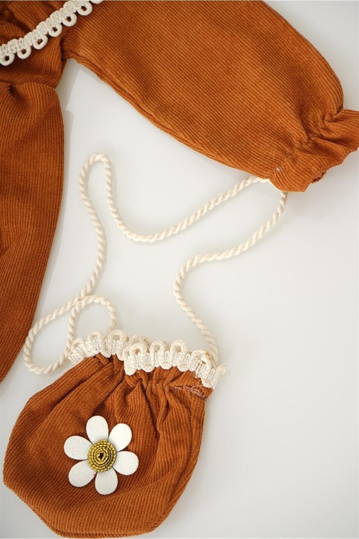 MİNİKO KİDS KIZ BEBEK UZUN KOL PAPATYA DESENLİ ÇANTALI BAYRAMLIK ELBİSE fotoğrafı 6 (önizleme)