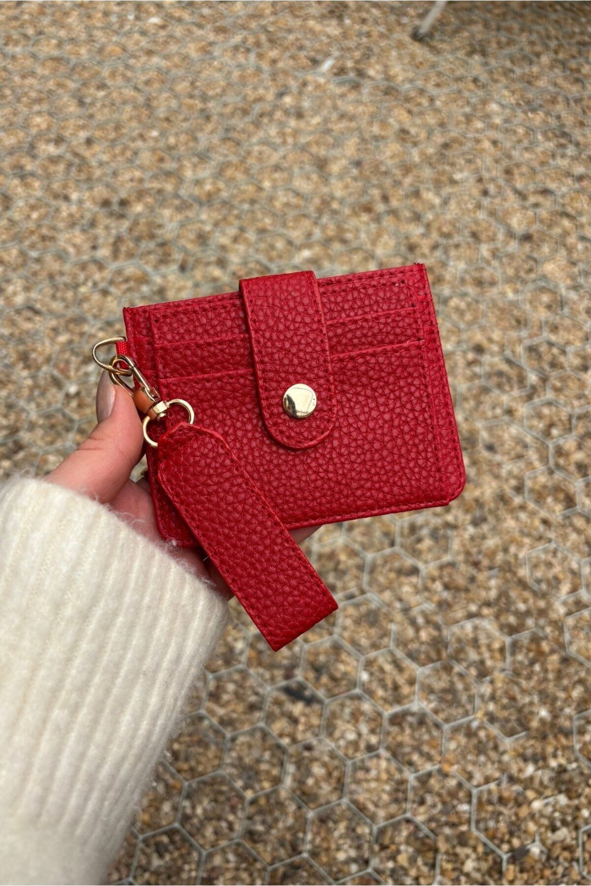 Yuka Atelier-Velina Minimal Wallet with Keychain and Card Holder Detail 1