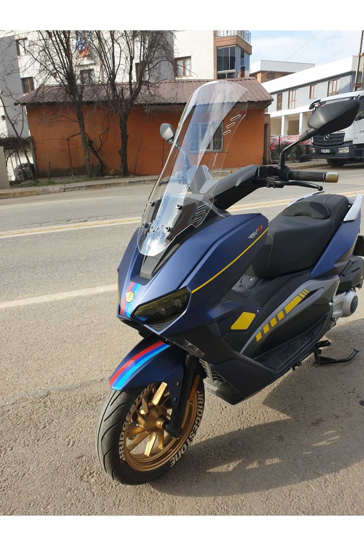 RKS Vieste 249 Siperlik Ön Cam 2022-2025 Model 55cm Şeffaf Renkli 4mm KISA SPOR CAM