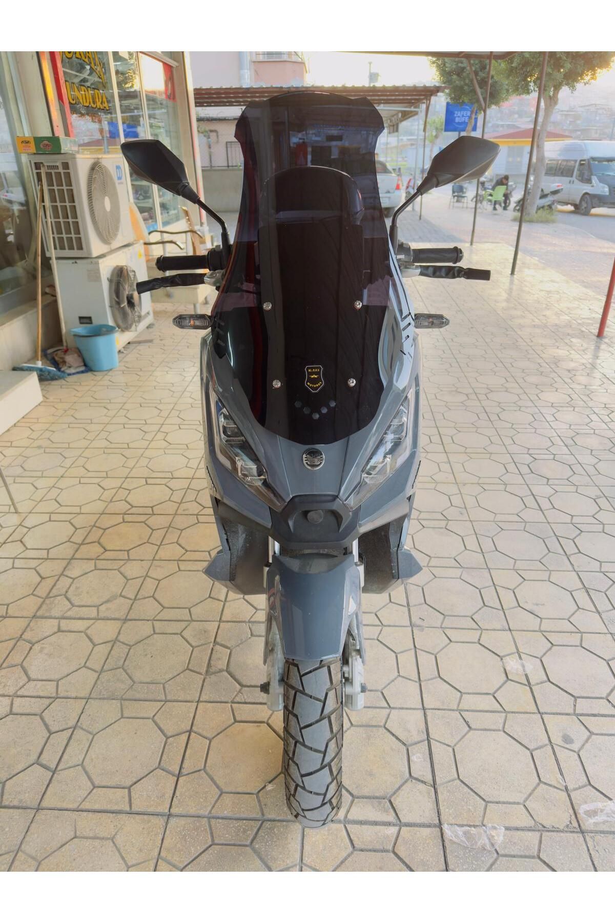 RKS Veloce 150 Siperlik Ön Cam 2023-2025 Model 65cm Siyah Renkli 4mm ORTA BOYLU CAM