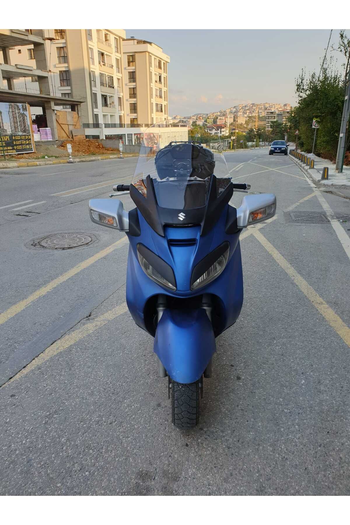 Suzuki Burgman 650 Siperlik Ön Cam 2005 2018 Model 65cm Şeffaf Renkli 4mm ORTA BOYLU CAM