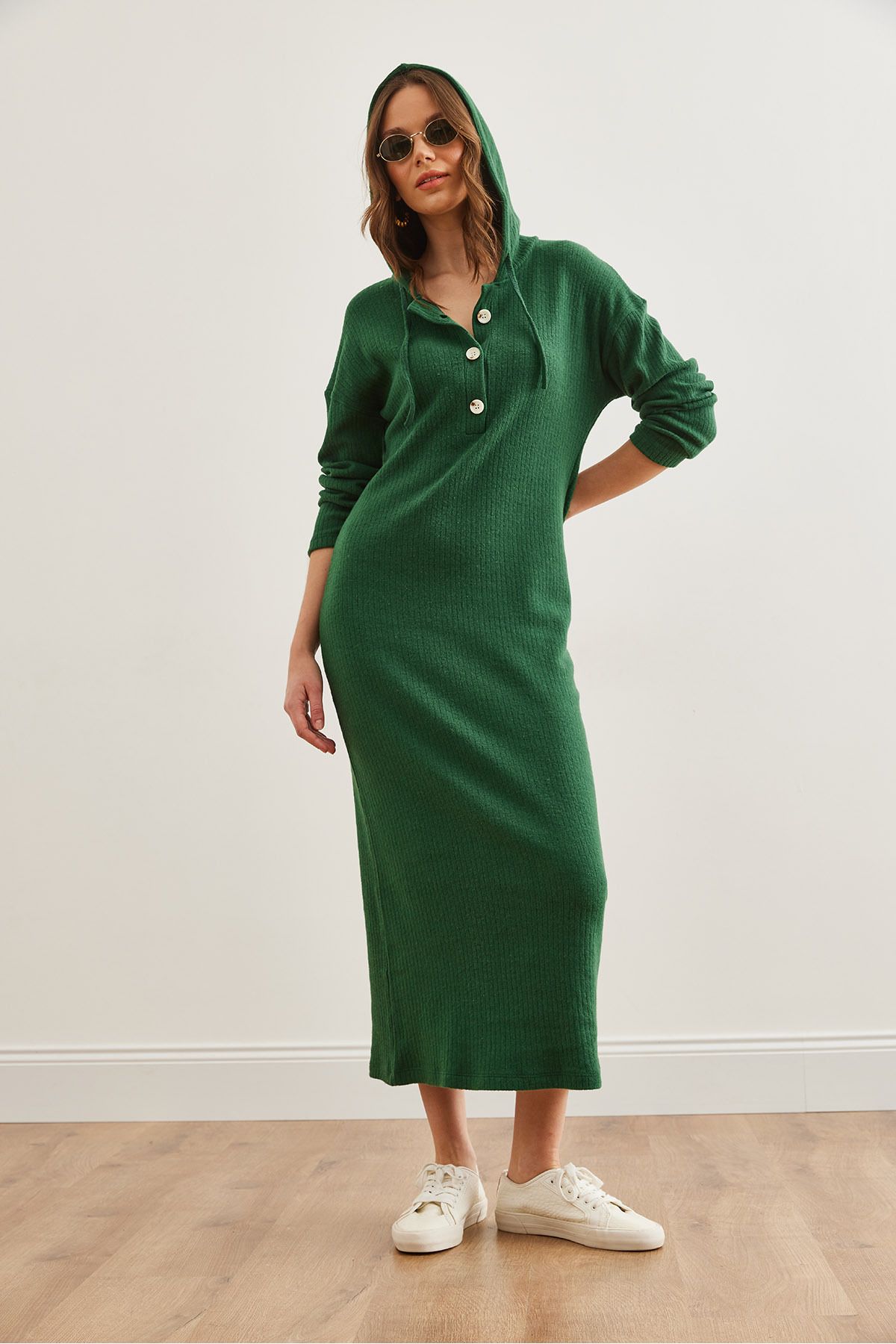 Kadın Yeşil Düğmeli Kapşonlu Oversize Fitilli Maxi Elbise ELB-19002319
