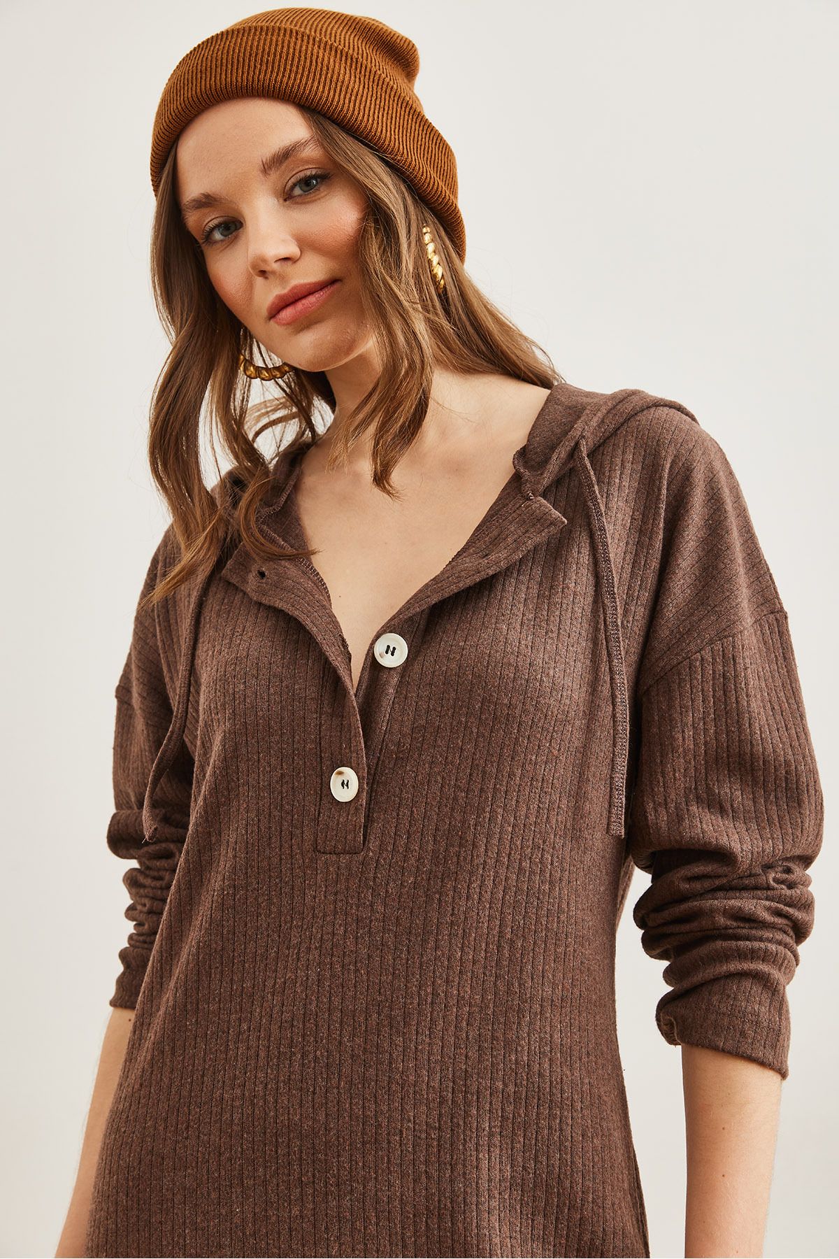Kadın Acı Kahve Düğmeli Kapşonlu Oversize Fitilli Maxi Elbise ELB-19002319