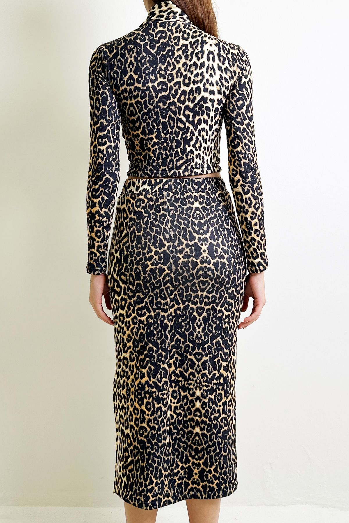 Trend Alaçatı Stili-Leopard Print Soft Textured Crop Blouse and Maxi Skirt Set - Alc-X13326 5