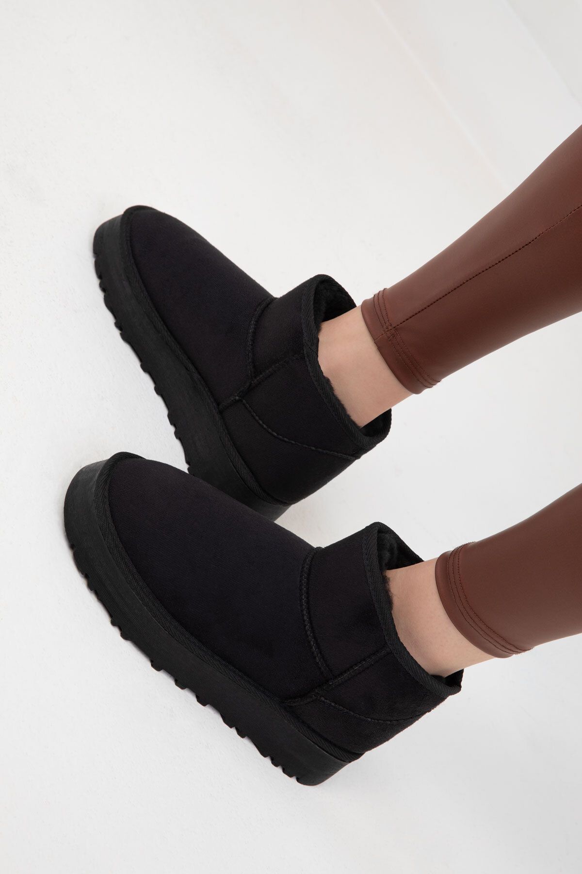 SOHO-Dámské černé semišové boty - 19761 Model Bootie 5