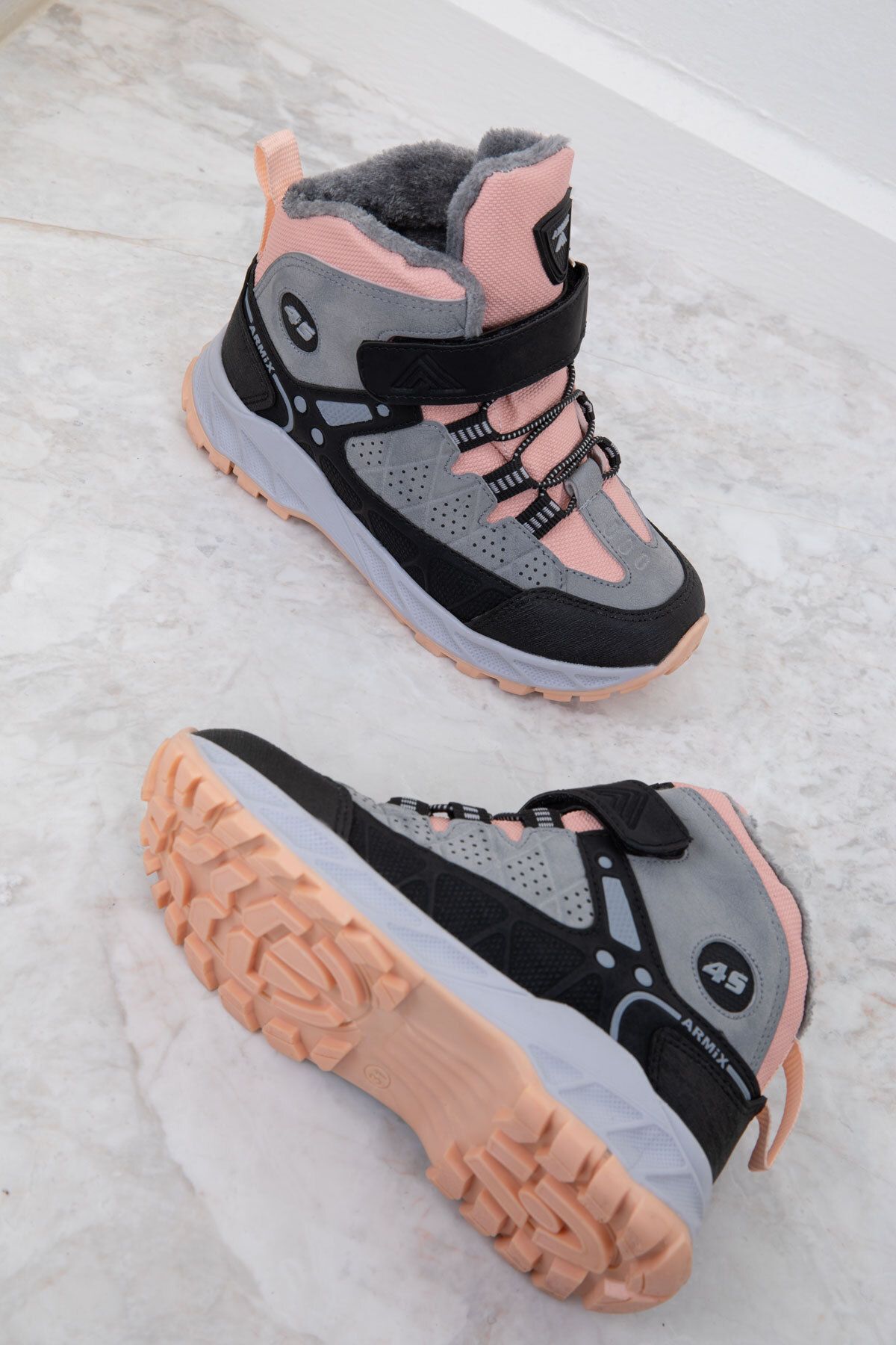 SOHO Szaro-czarno-łososiowe Dziecięce Buty I Botki Unisex - 35