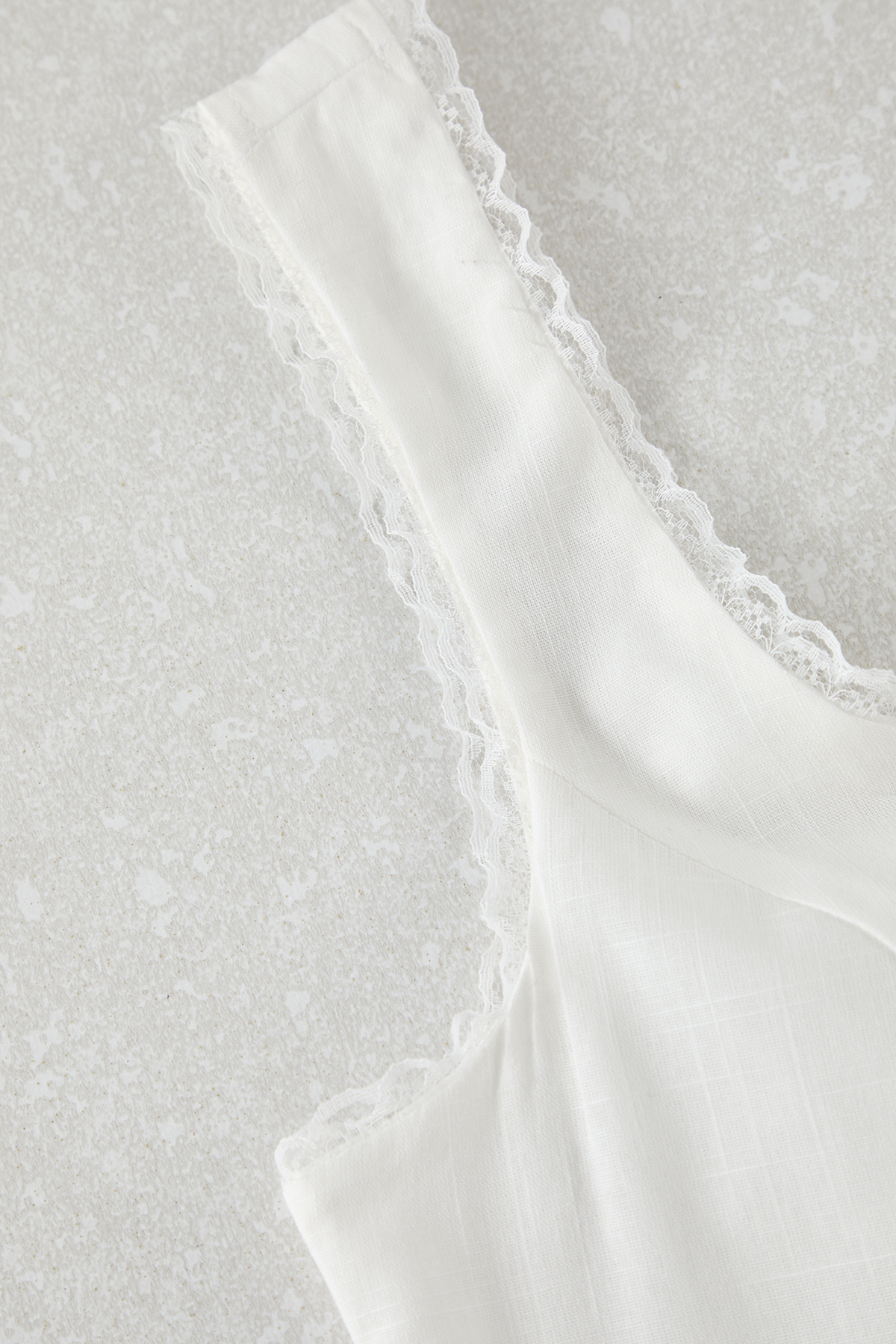 Trendyolmilla  Beyaz Kare Yaka Askılı Crop Dokuma Bluz TWOSS25BZ00118 - Görsel 8