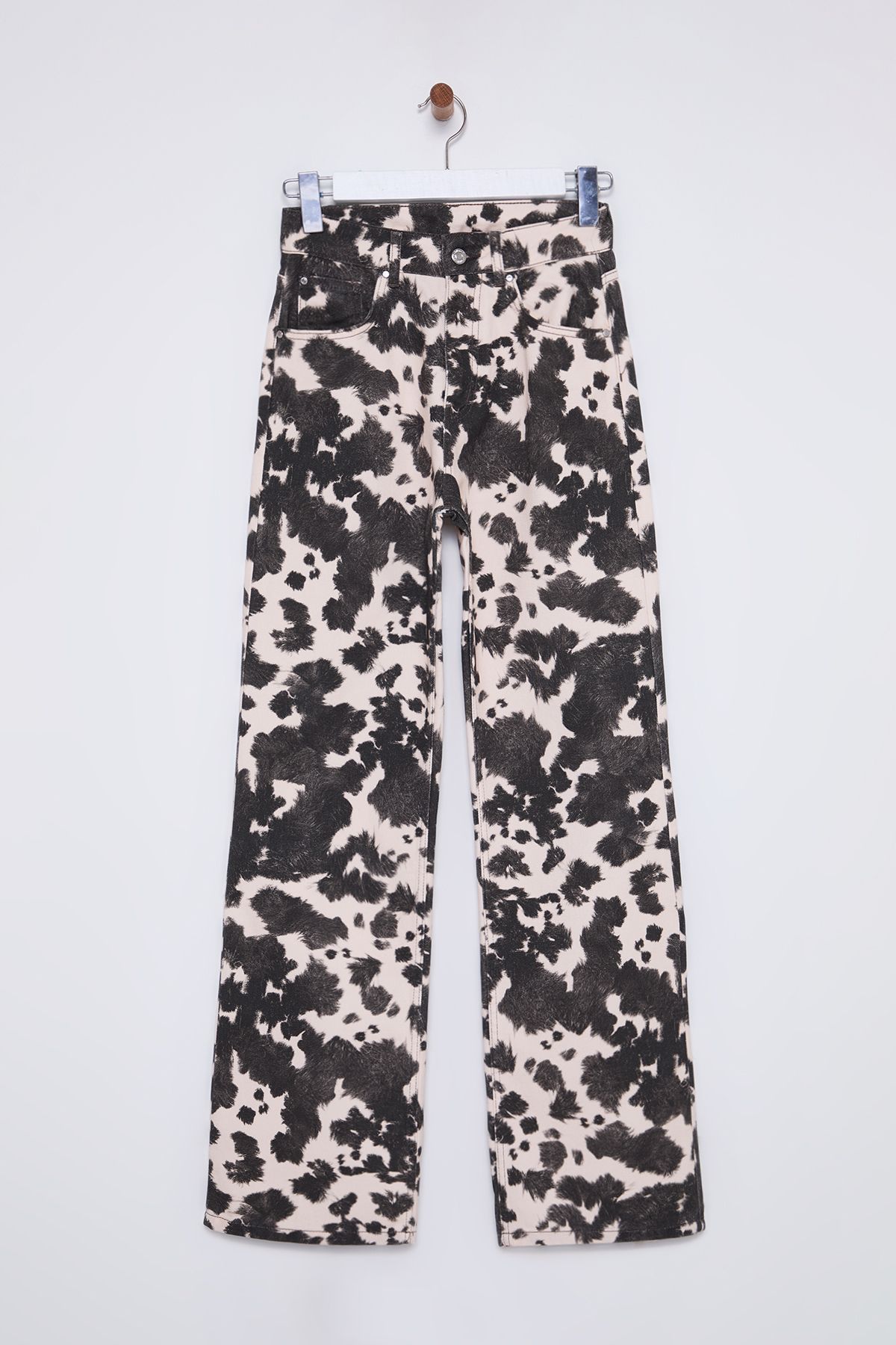 Trendyol Collection Brązowe Jeansy Z Nadrukiem Krowim Z Niskim Stanem I Szerokimi Nogawkami Twoaw25je00354 Kobieta - 34