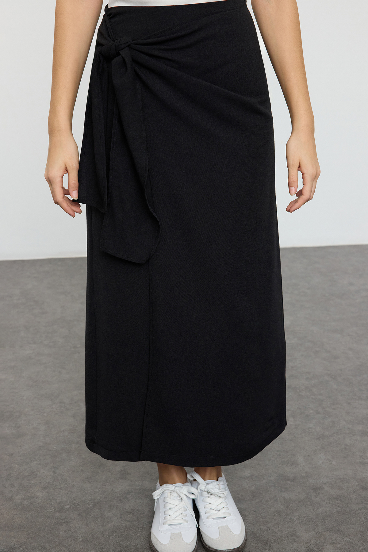 Trendyol Modest-Čierna dvojradová šnurovacia sukňa Tctss24Ee00002 3