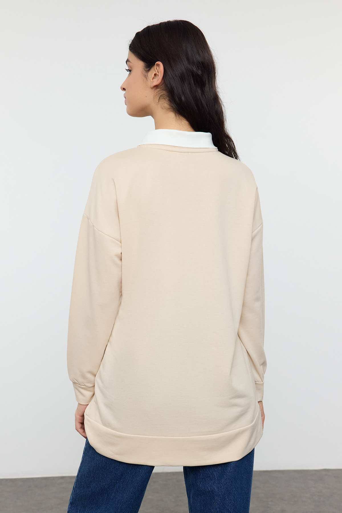 Trendyol Modest-Beige gestricktes Sweatshirt mit Polokragen-Stickerei – TCTAW23TW00083 5
