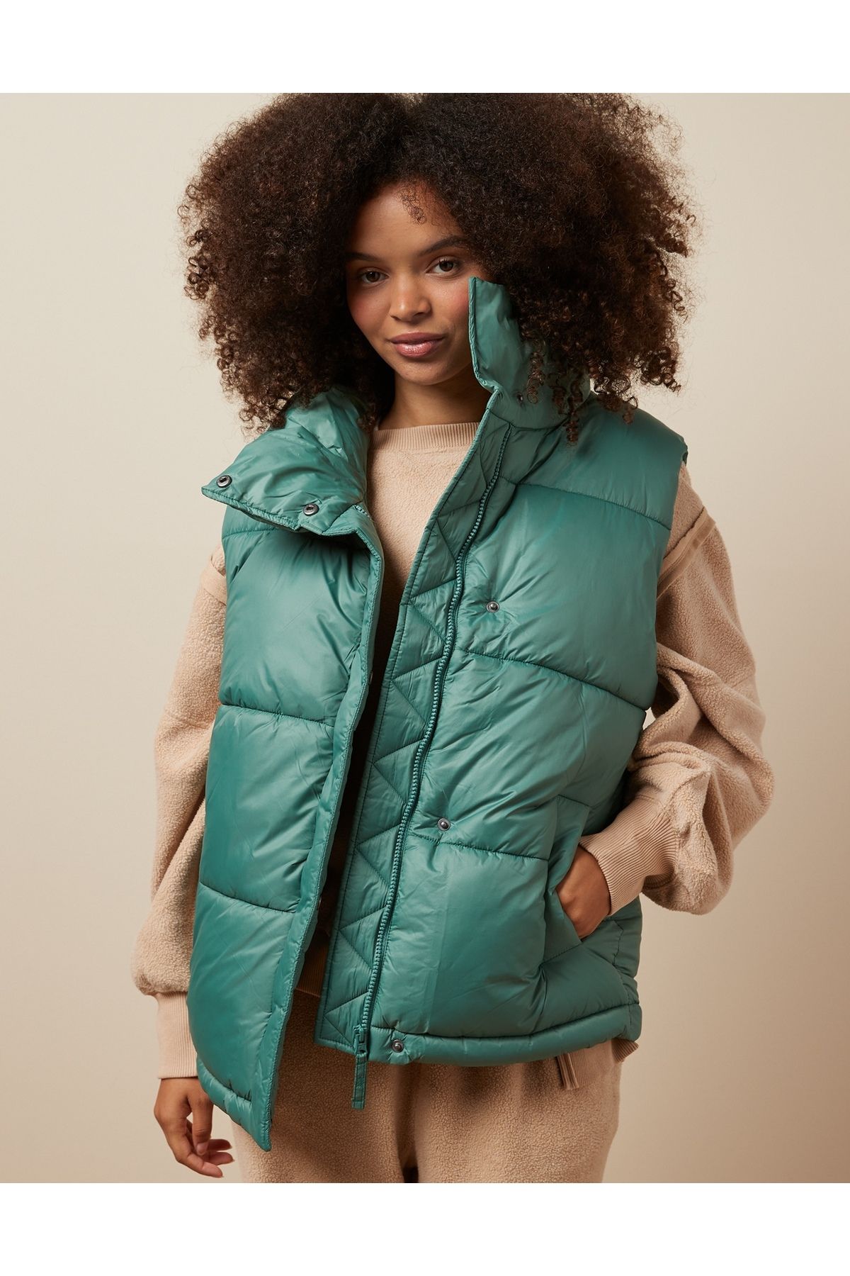 AMERICAN EAGLE-AE Oversized Puffer Vest 1