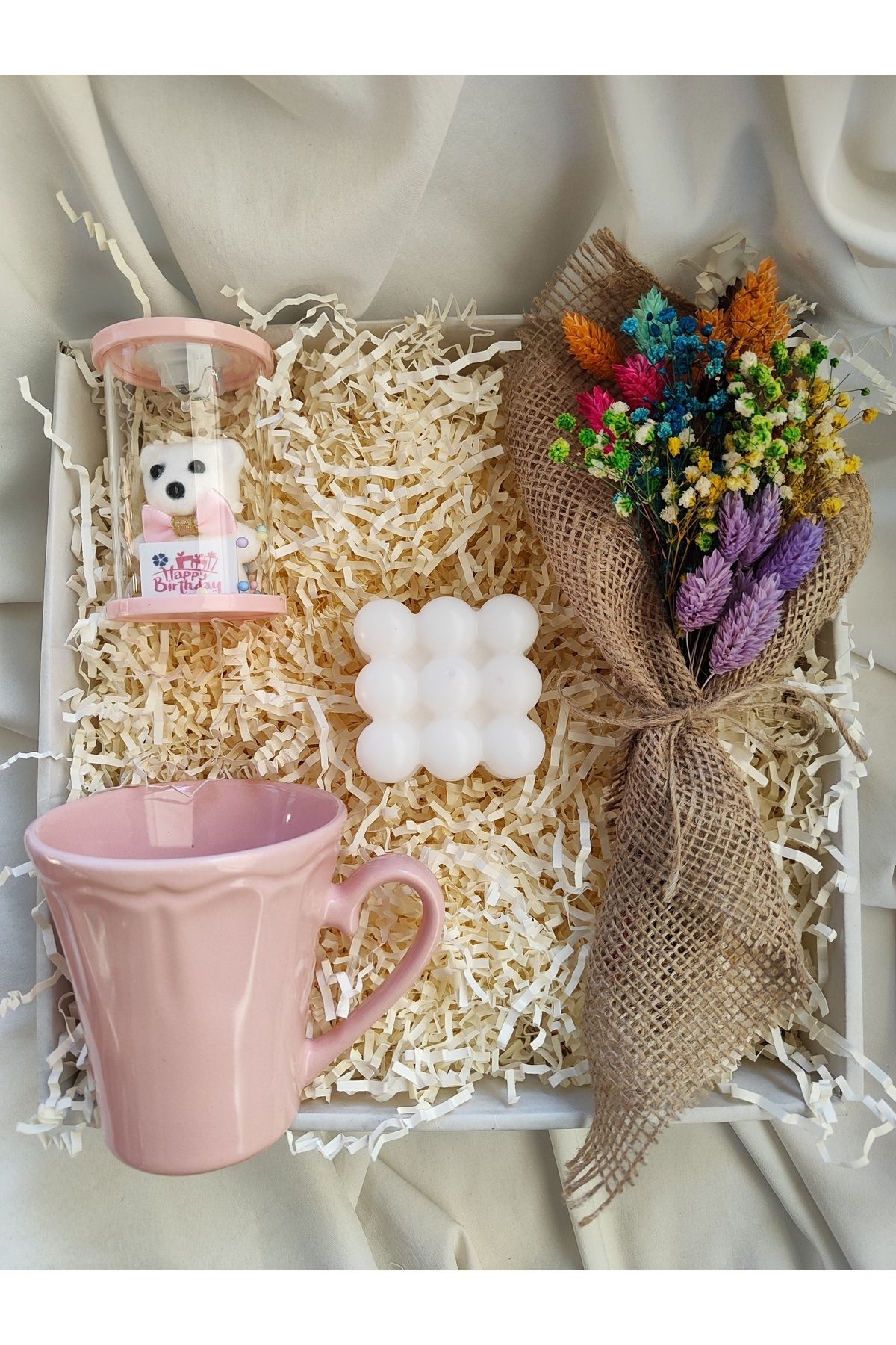 tasse rose happy birthday ourson lumineux bougie à bulles bouquet de fleurs sèches cadeau danniversaire