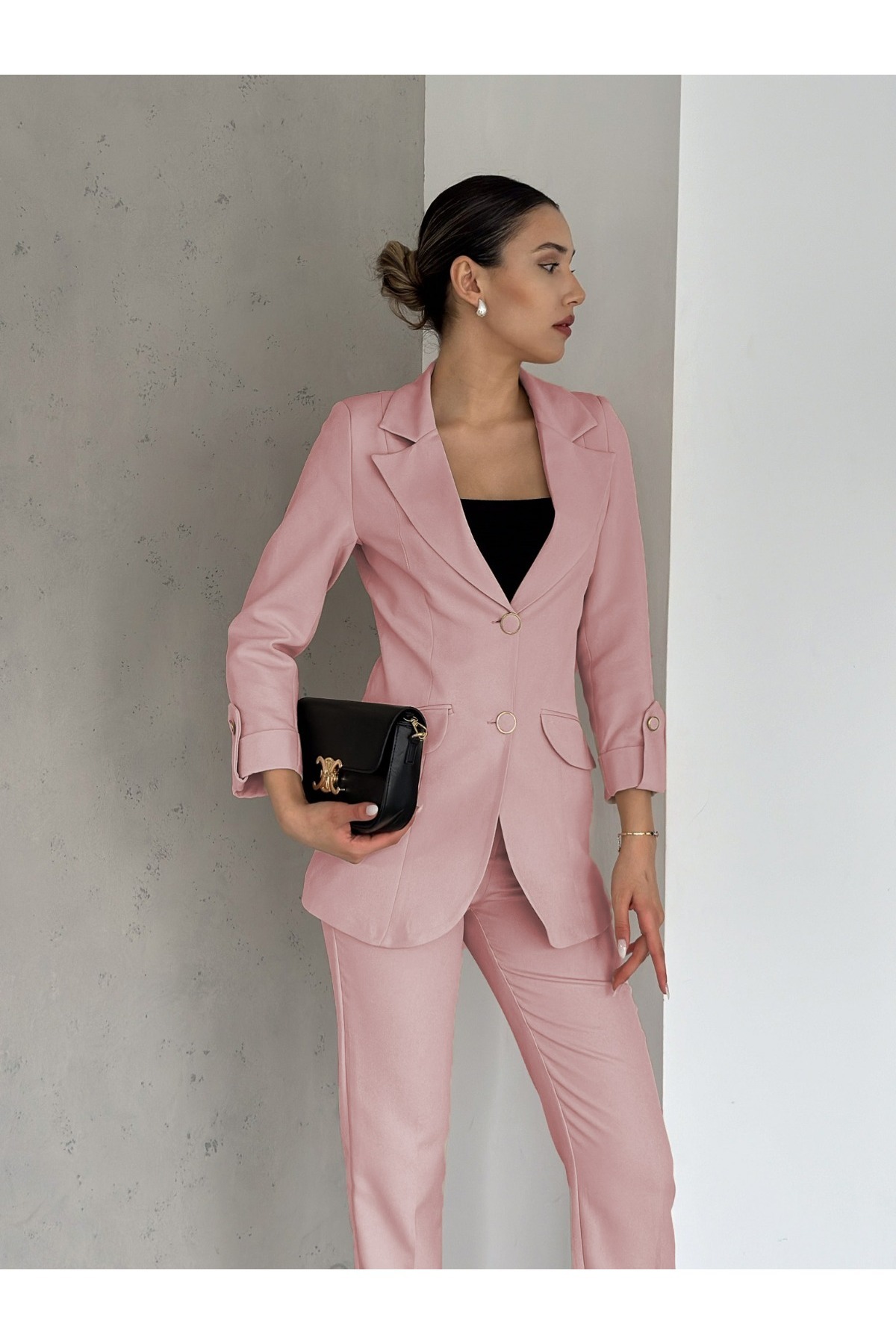 diaves Toz Pembe Katlamalı Kol Detay Blazer Ceket Ve Havuç Kesim Pantolon Atlas Dokuma Kumaş Takım Elbise