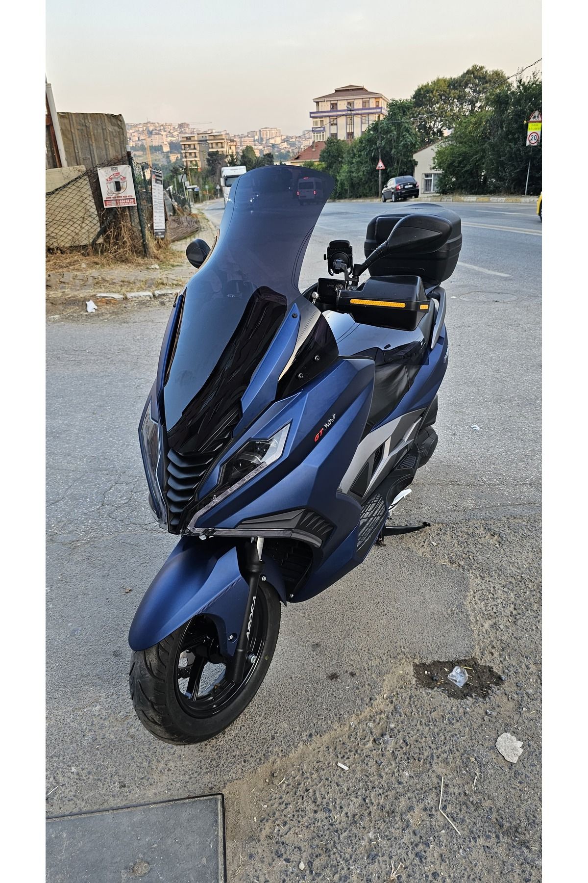Arora GT 125 250 Siperlik Ön Cam 2023-2025 Model 83cm Siyah Renkli 4mm UZUN CAM