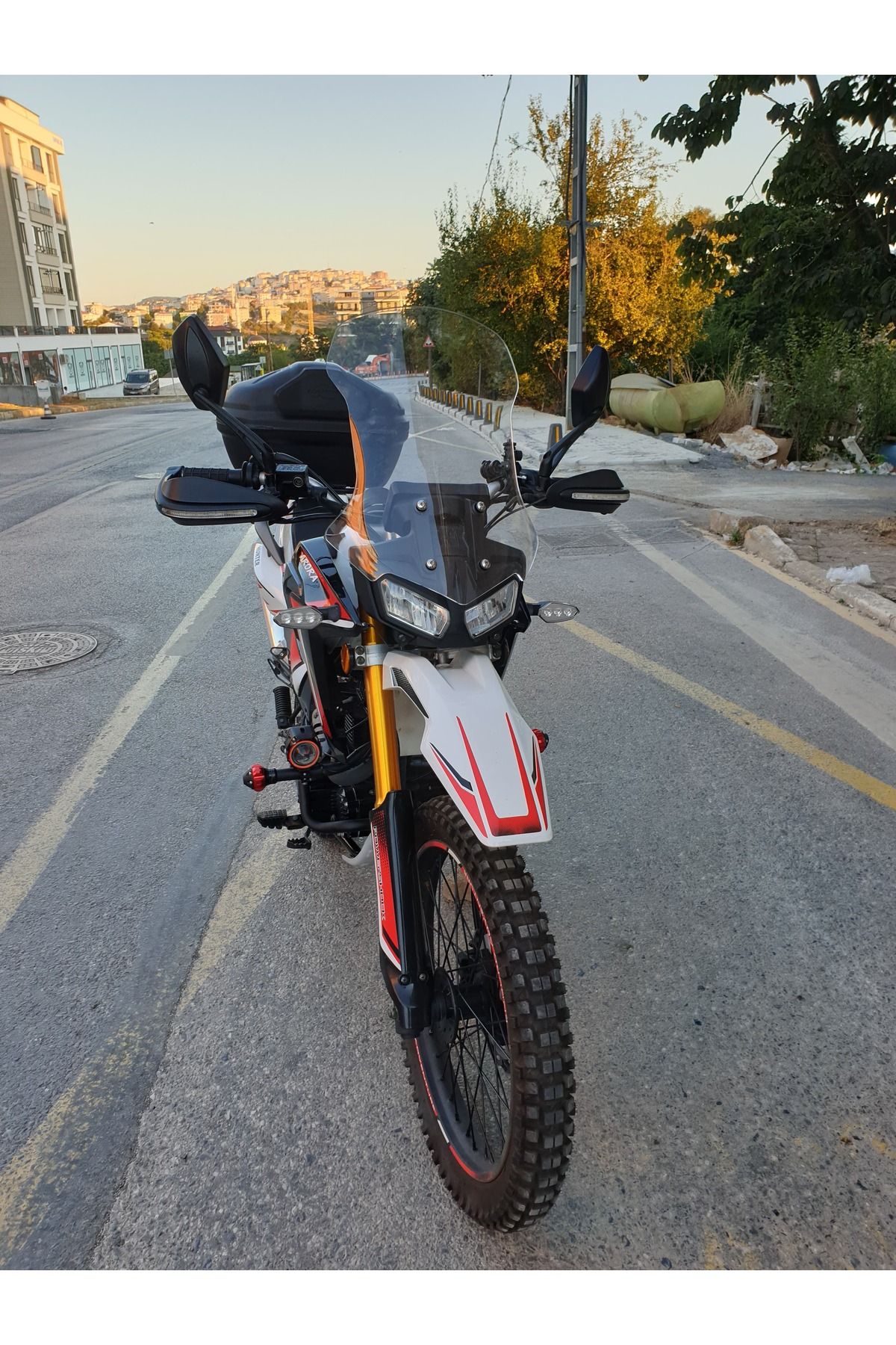 Arora CR 250 Siperlik Ön Cam 2025 Model 55cm Şeffaf Renkli 4mm