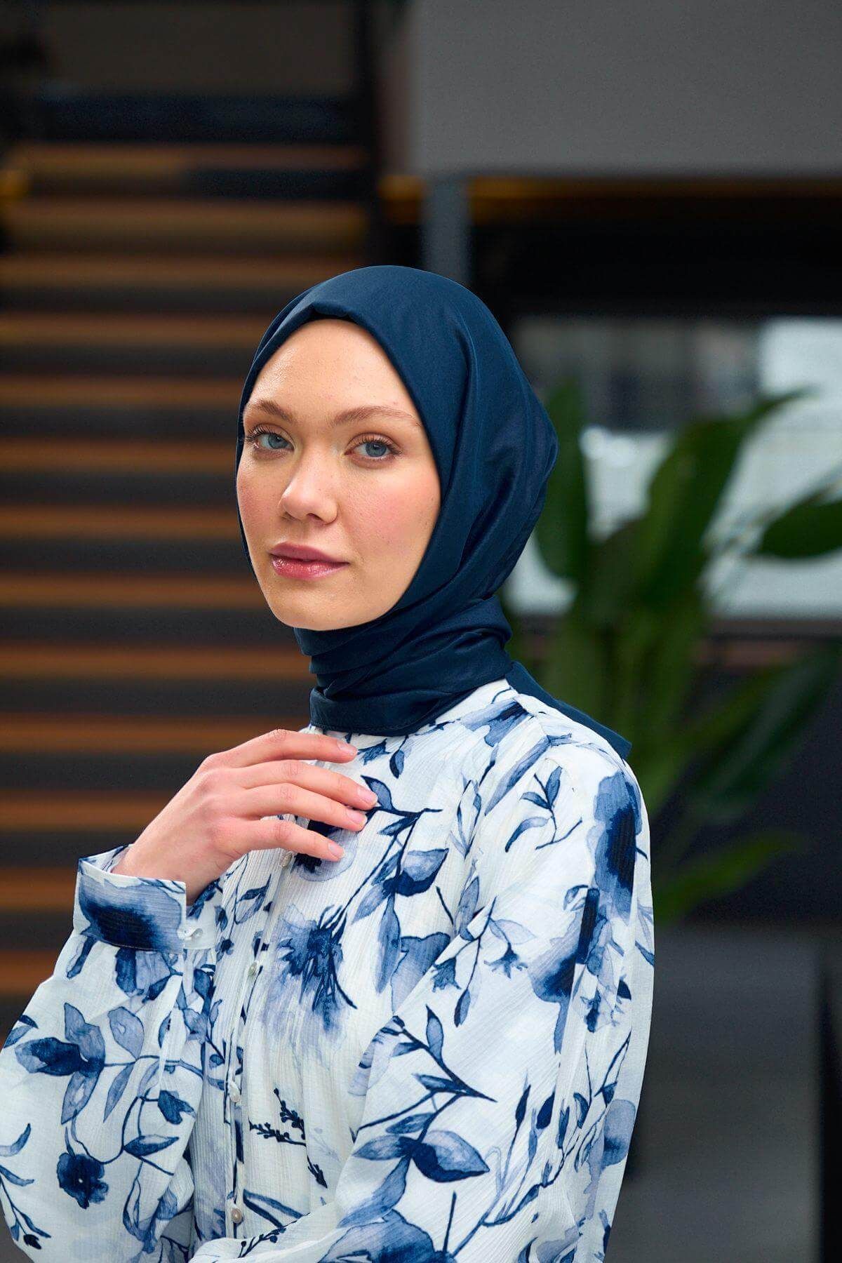 İpekhan-Plain Pattern Voile Shawl Night Blue Voile Silk Shawl - 9800-02 2