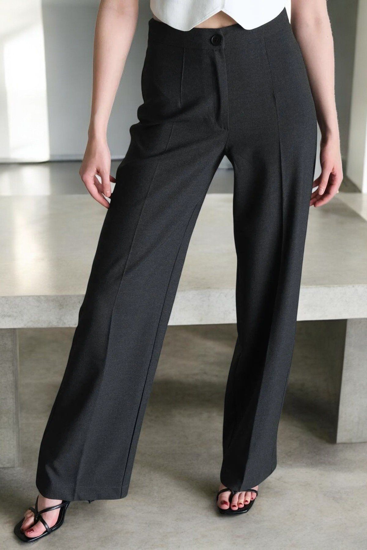 HAKKE-Belt Below Pleated Wide Leg Pant 3