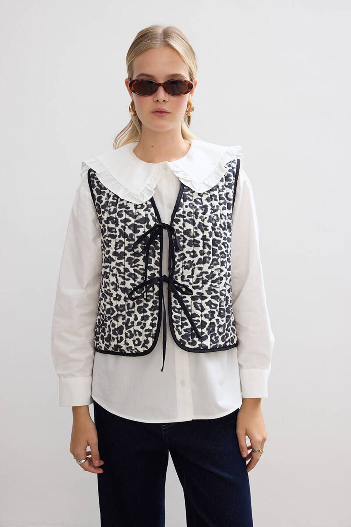 BE BLUE-Leopard Quilted Vest 1