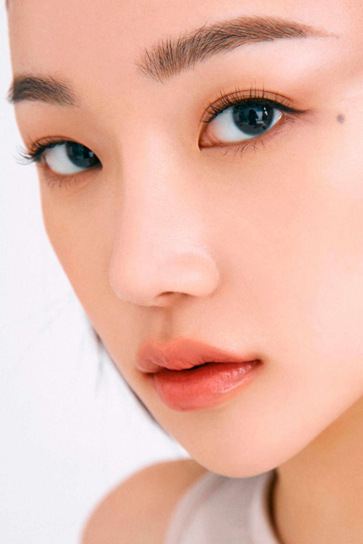 CLIO-Clio Sharp so Simple - Waterproof Fine Tip Eyeliner Pen (01 Black) 4