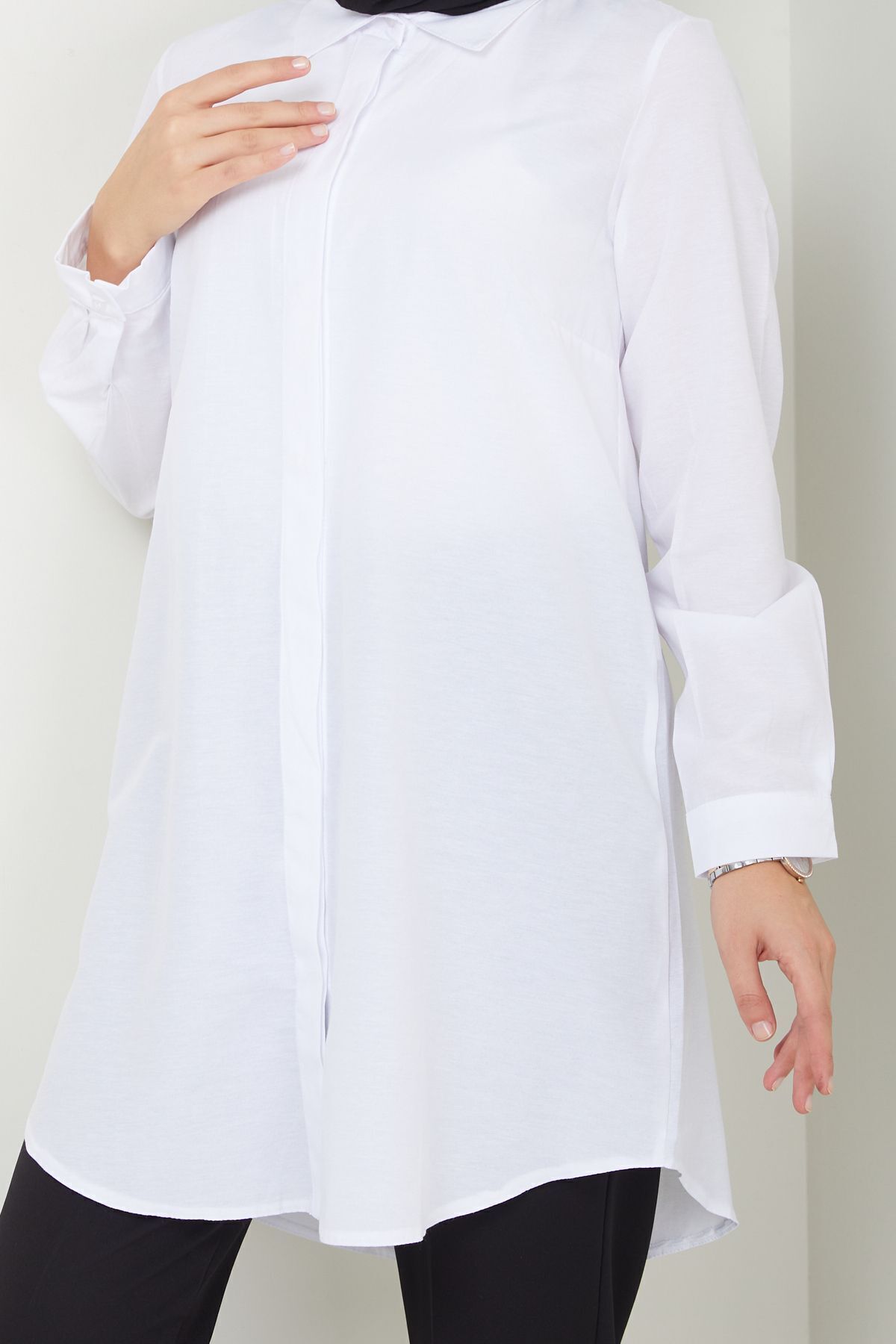 Eliva  Kadın Beyaz Terikoton Gizli Düğmeli Boyfriend Tesettür Gömlek - Görsel 7