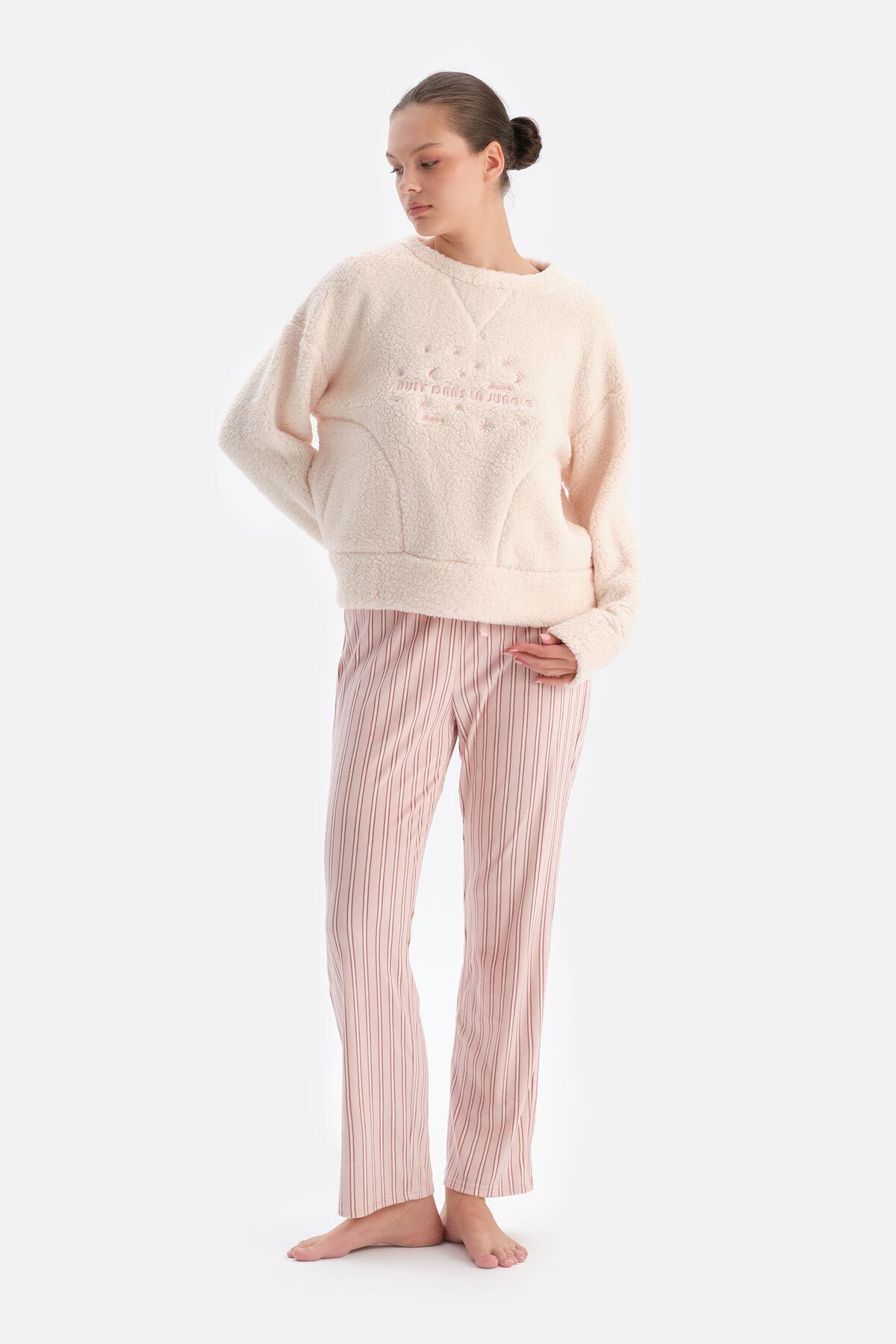 Dagi-Ecru Embroidered Fleece Sweatshirt Pants Pajama Set 4