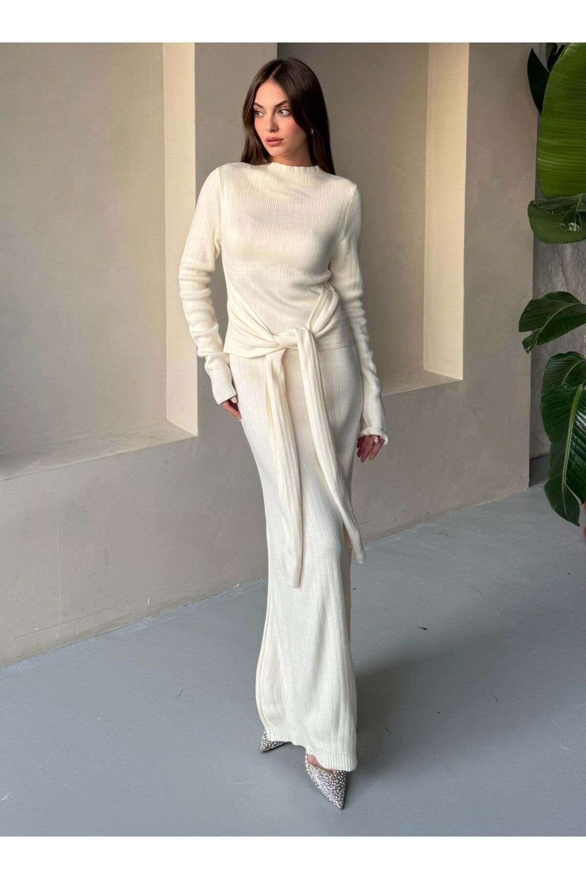 Laluvia-Ecrufarbenes, langes Kleid mit Schnürung vorne – 7177 1