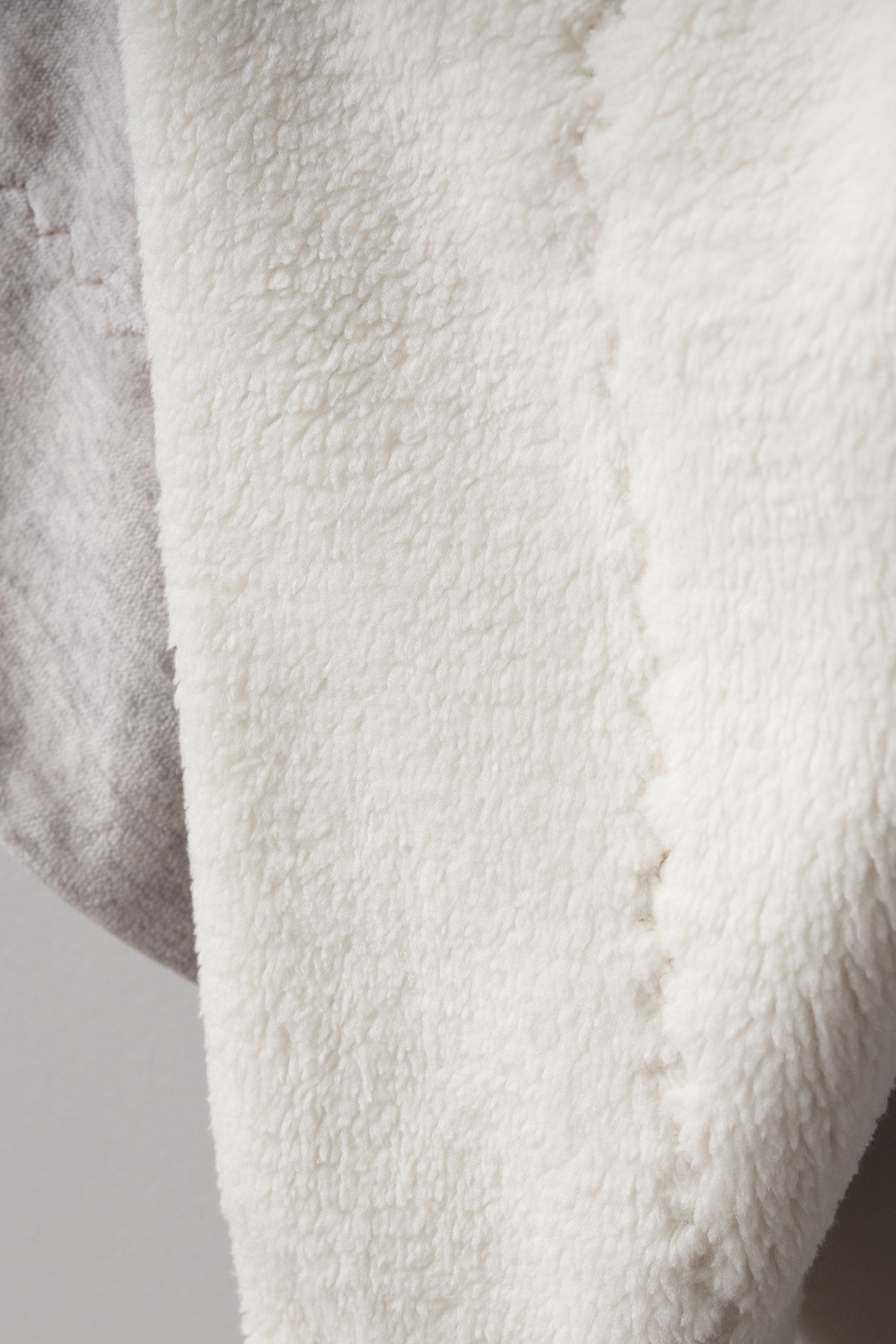 Bebitof Sevimli Kuzu Nakışlı Çift Katlı Kadife ve Wellsoft Bebek Battaniye fotoğrafı 4 (önizleme)