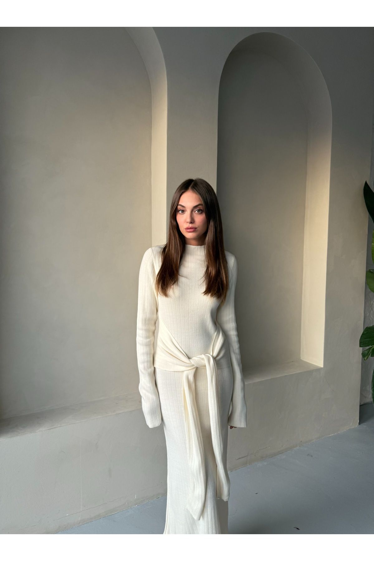 Laluvia-Ecrufarbenes, langes Kleid mit Schnürung vorne – 7177 3