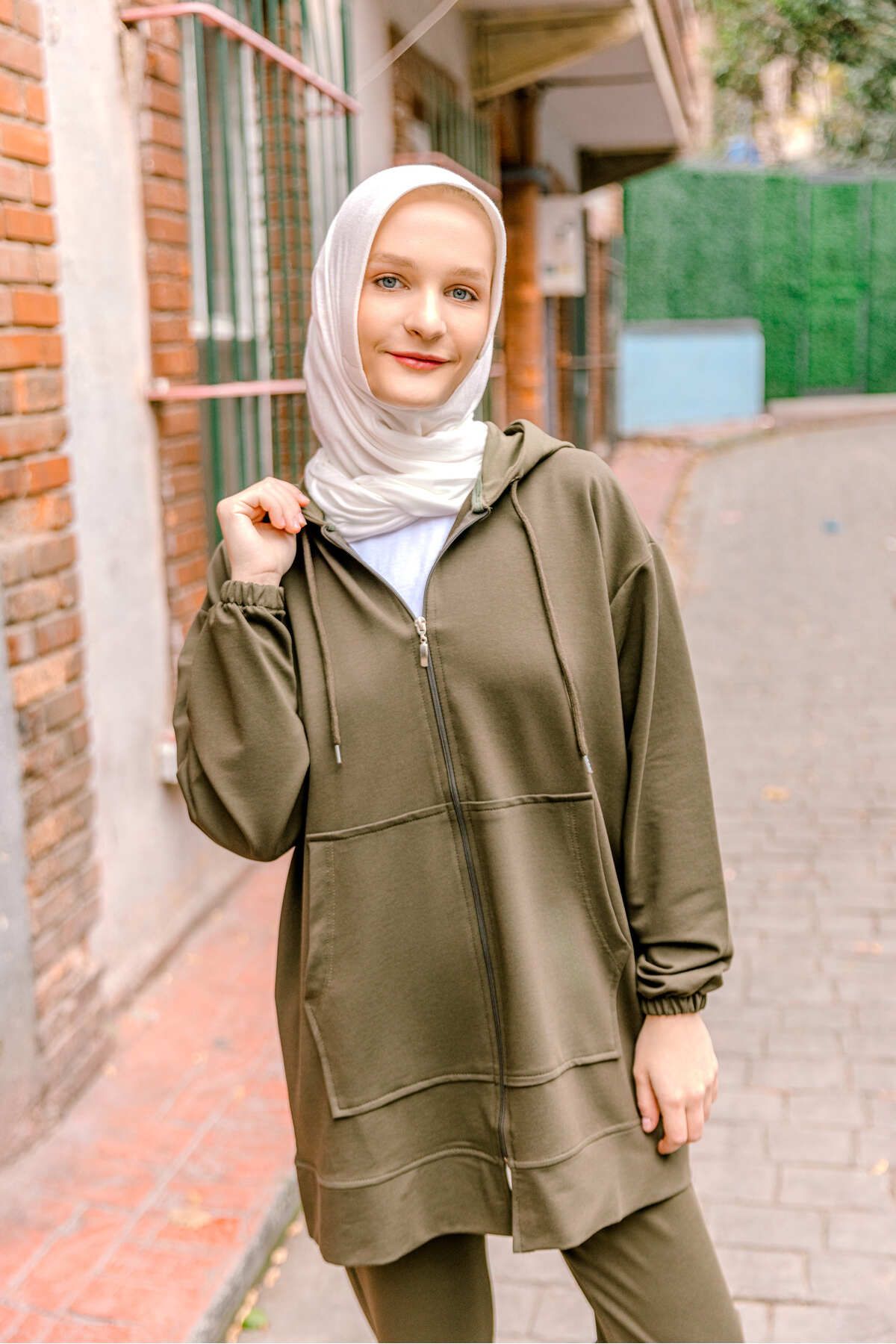 COSMOS BOX-Women's Hijab Tracksuit Set Kangaroo Pocket Khaki Set 7