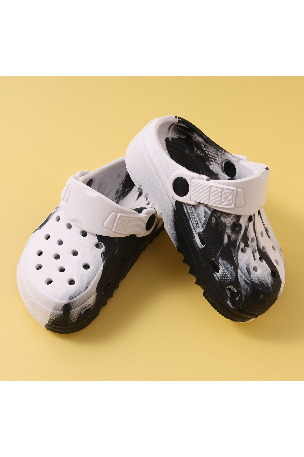 SAPS-Tie Dye Style Clogs -  Black 4