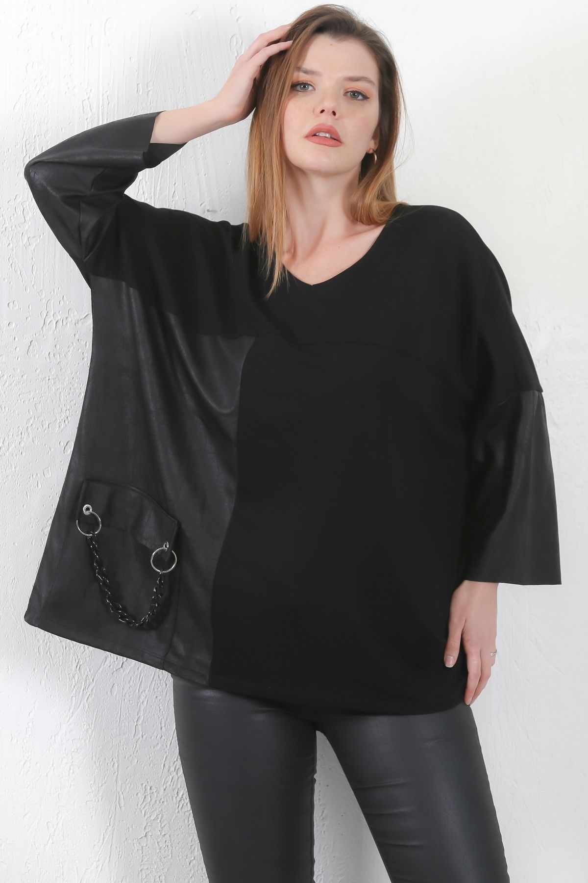 Chiccy-Black V-Neck Long Sleeve Pocket Leather Garnished Chain Casual Oversize Knitted Blouse 1