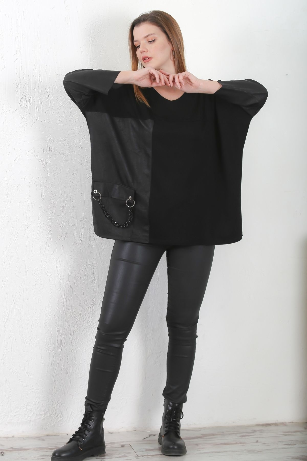 Chiccy-Black V-Neck Long Sleeve Pocket Leather Garnished Chain Casual Oversize Knitted Blouse 5