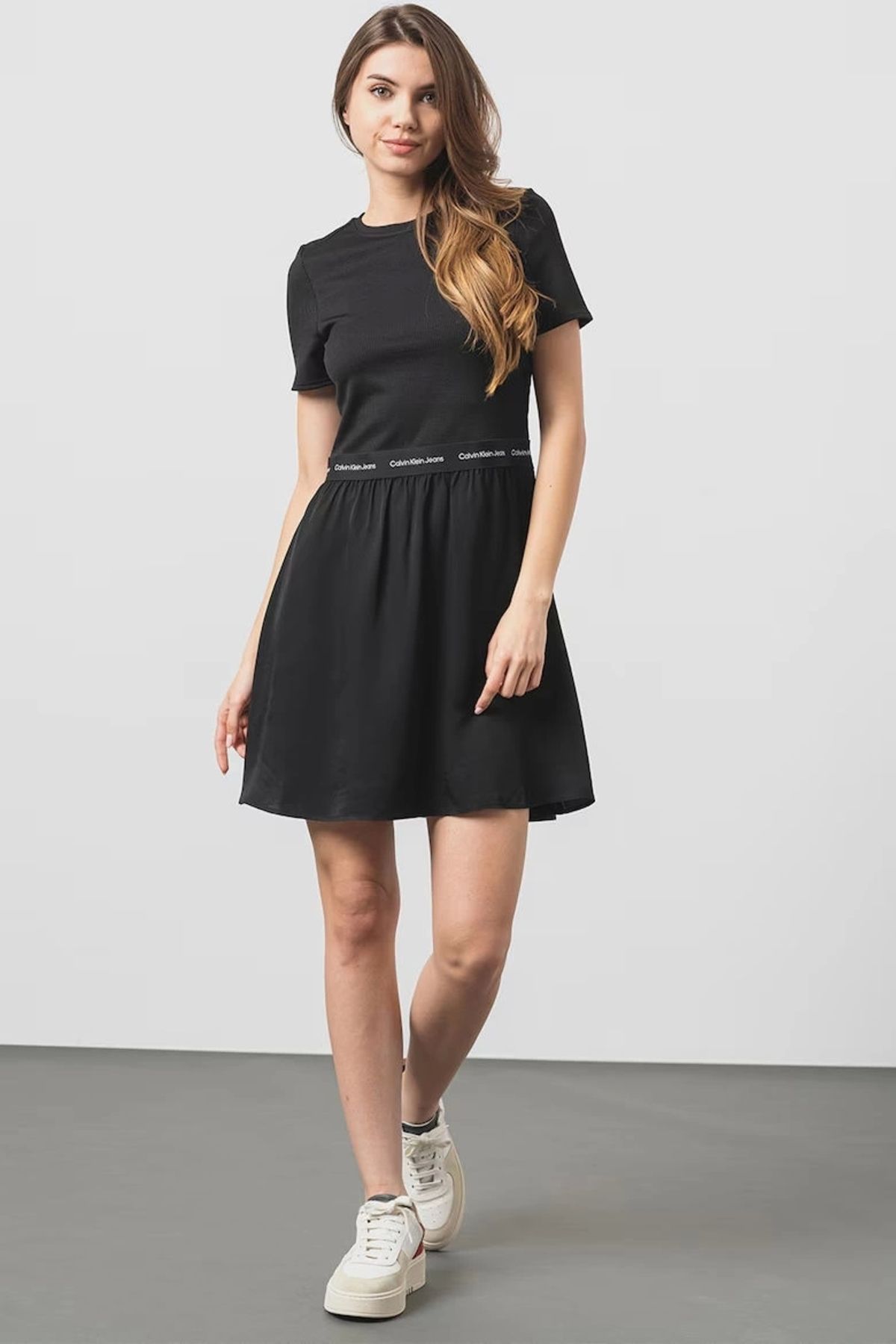 complete the look image