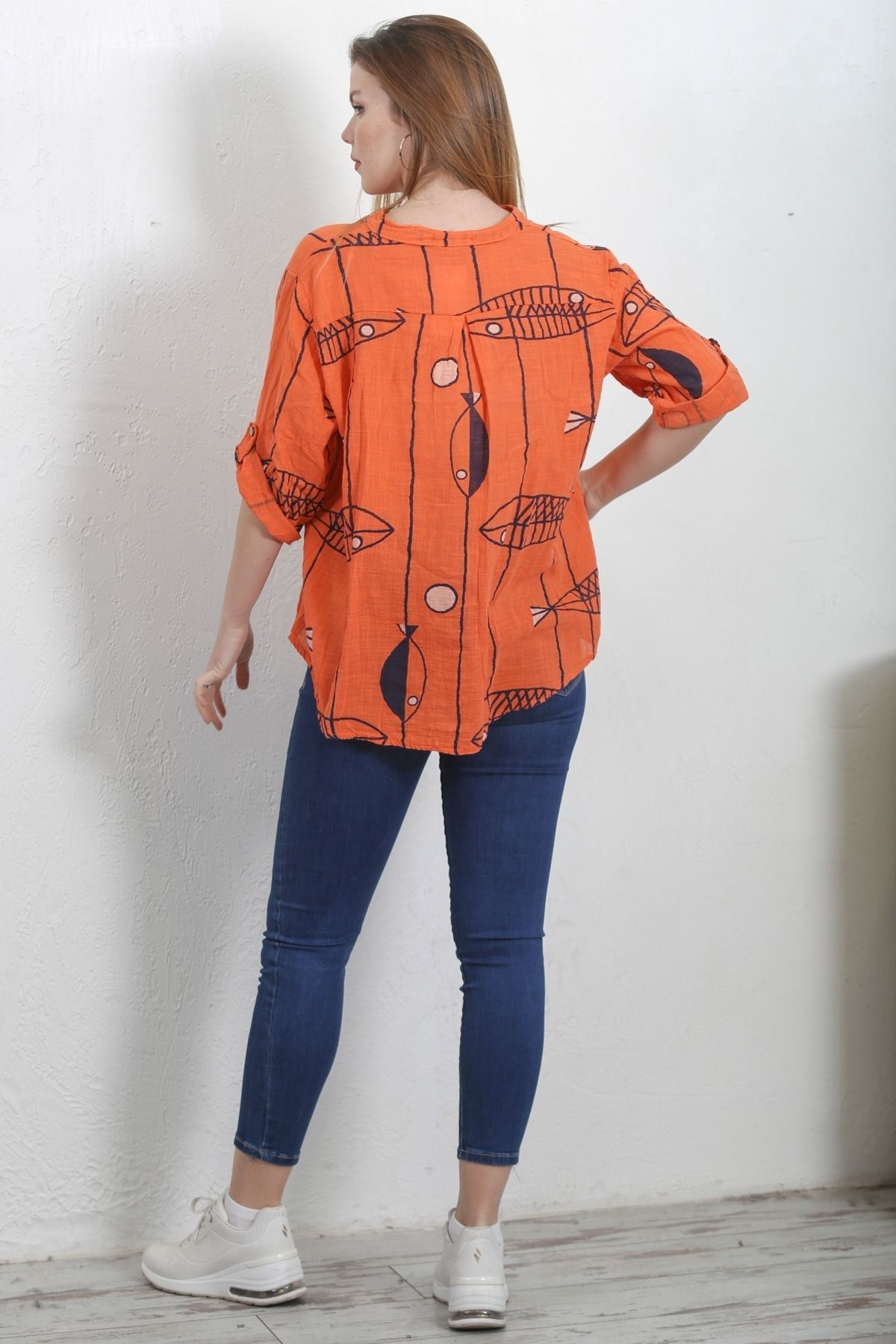 Chiccy-Italian Orange - Linen Oversize Blouse with 3/4 Sleeve and Buttoned Prevailing Neckline 5