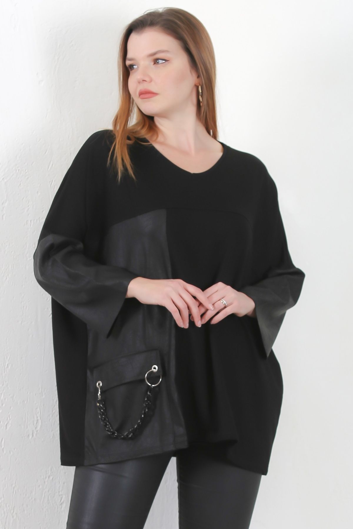 Chiccy-Black V-Neck Long Sleeve Pocket Leather Garnished Chain Casual Oversize Knitted Blouse 2