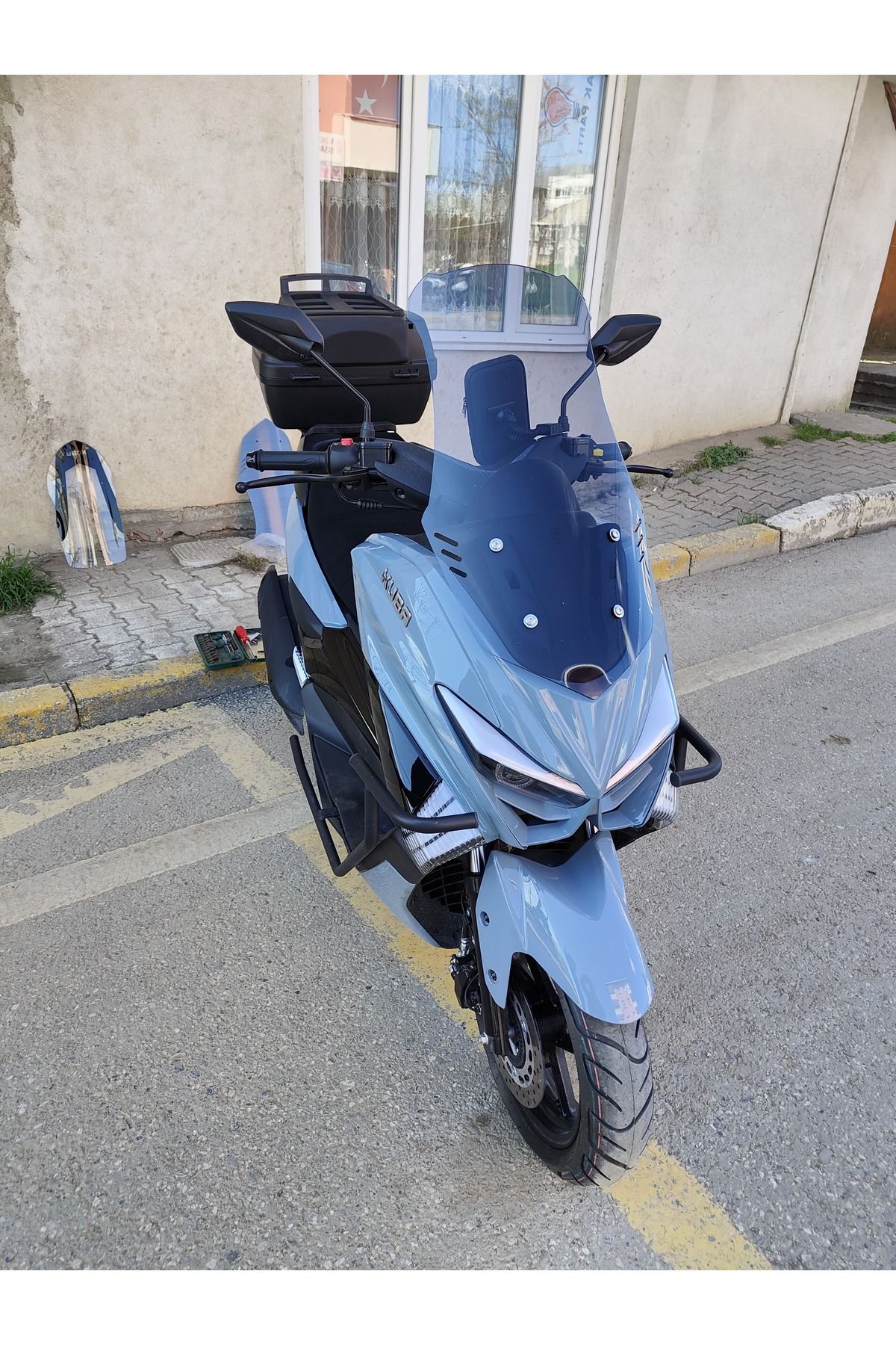 Küba Chia 125 Siperlik Ön Cam 2023-2025 Model 55cm Füme Renkli 4mm KISA SPOR CAM