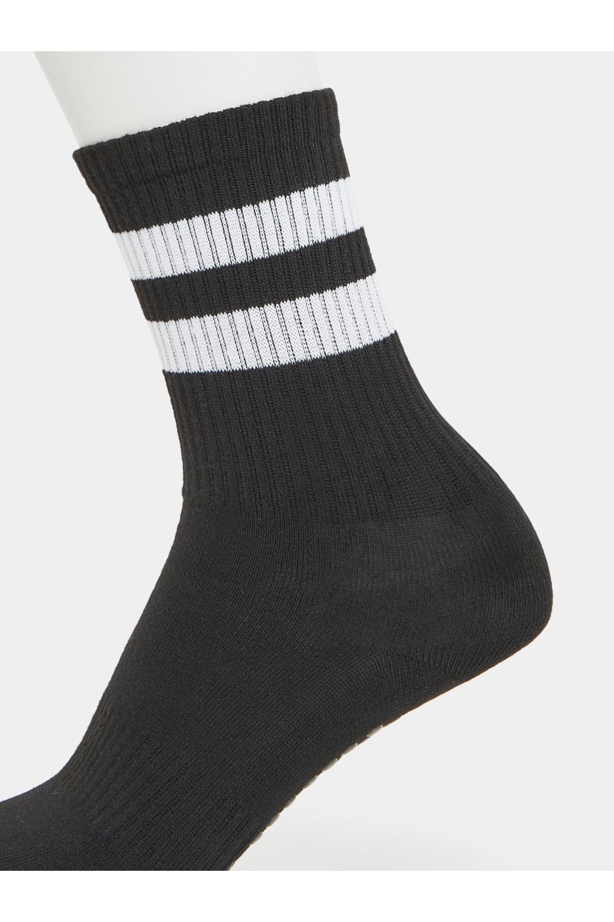 Styli-Double Striped Crew Length Yoga Socks 2