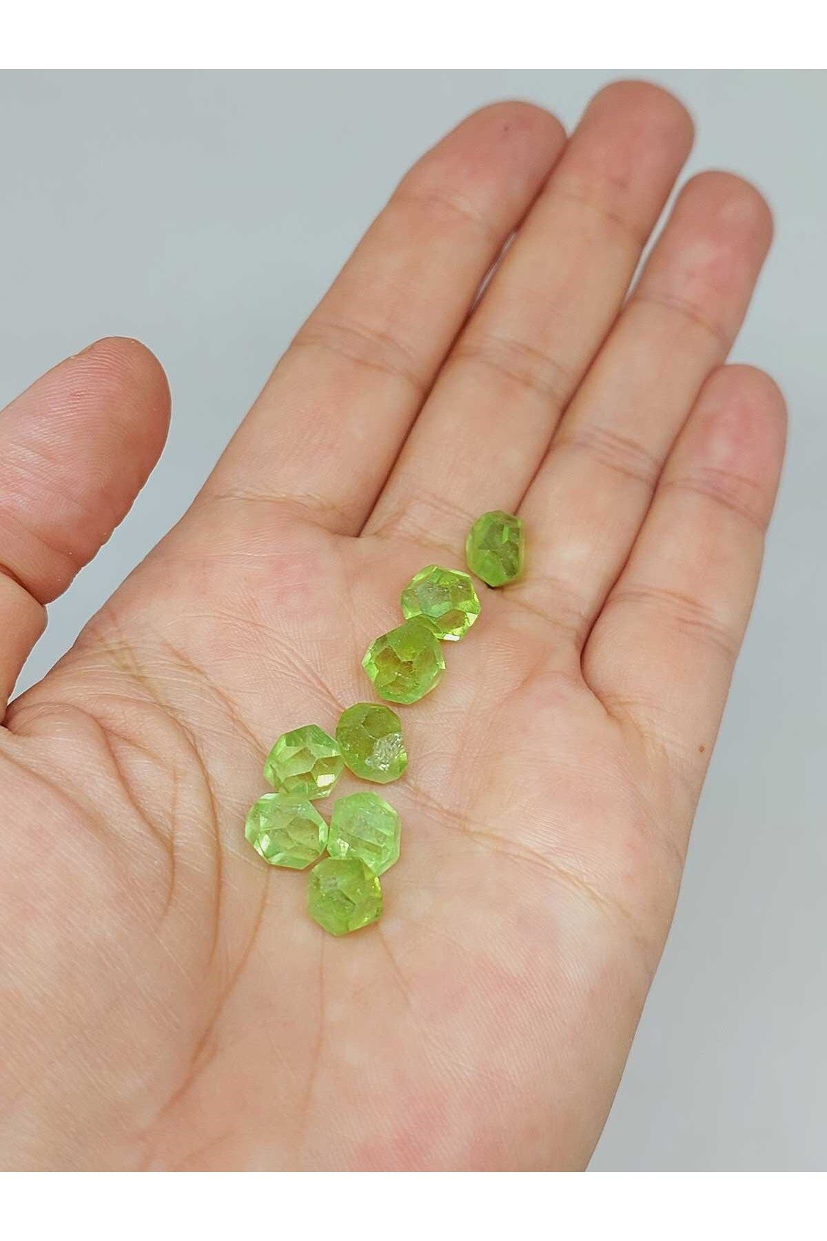 Yasamtohumu-Natural Cut Peridot Stone - Authentic 4 Carat (55634) 1