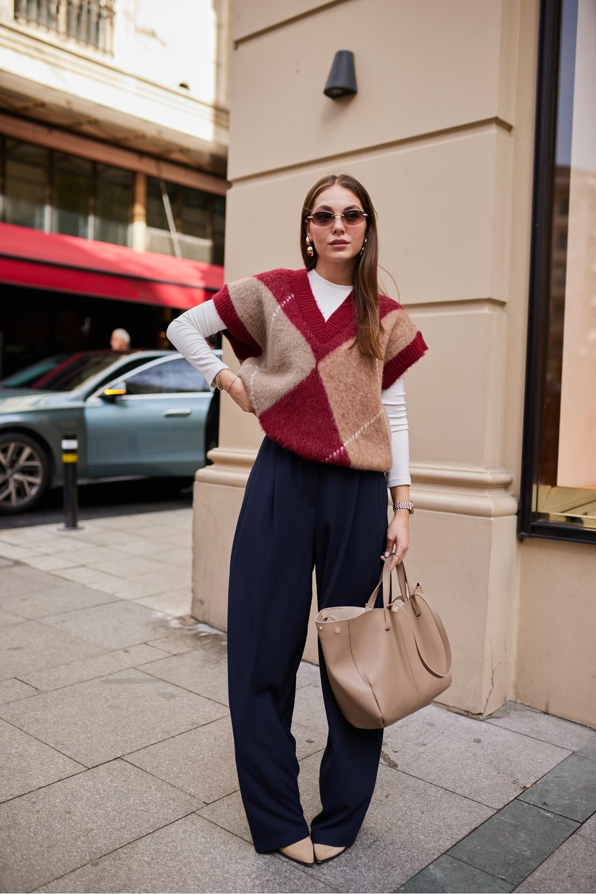 Askı Nişantaşı-Burgundy Diamond Pattern Knitwear Vest (Pre-Order Product Will Take Off after 11-12-2024) 2