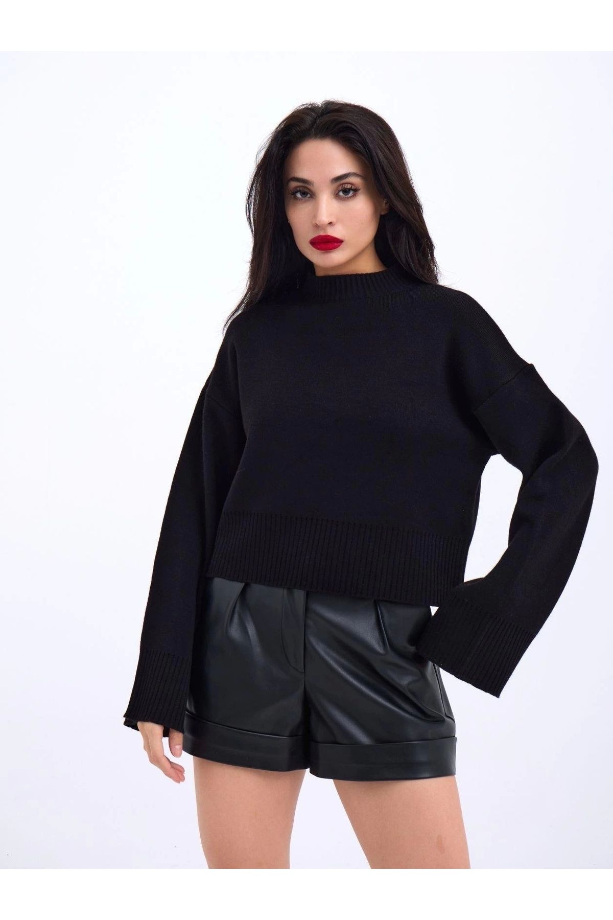 SaklıModa-3628 Sleeve Wide Sweater-Black 1