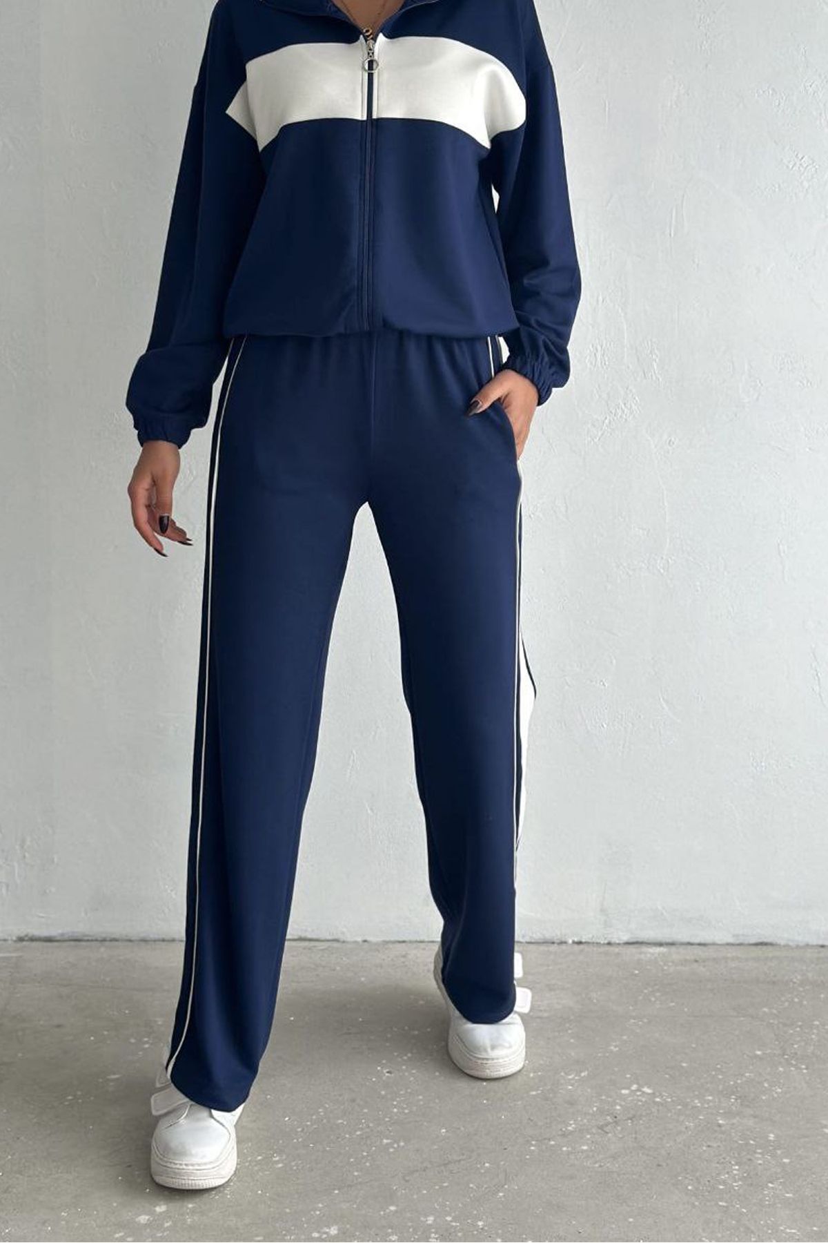 novalook-Zippered Navy Blue White Color Block Women's Tracksuit Set 3