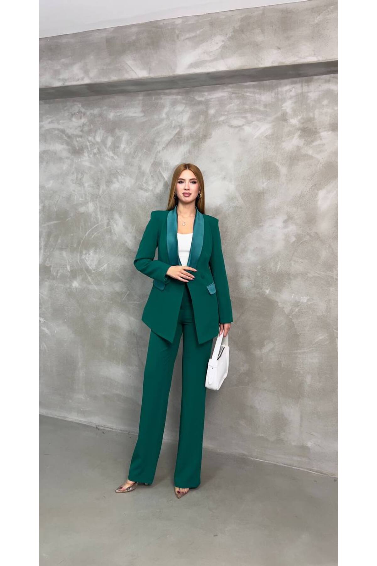 Generic Brands Women's Double Button Satin Lapel Suit