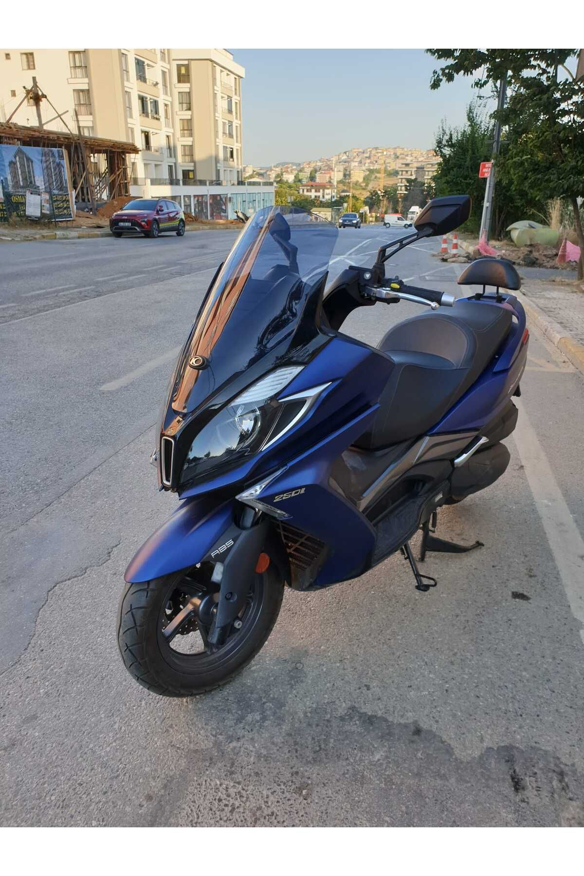 Kymco Downtown 250i Siperlik Ön Cam 2016 2025 Model 61cm Füme Renkli 4mm